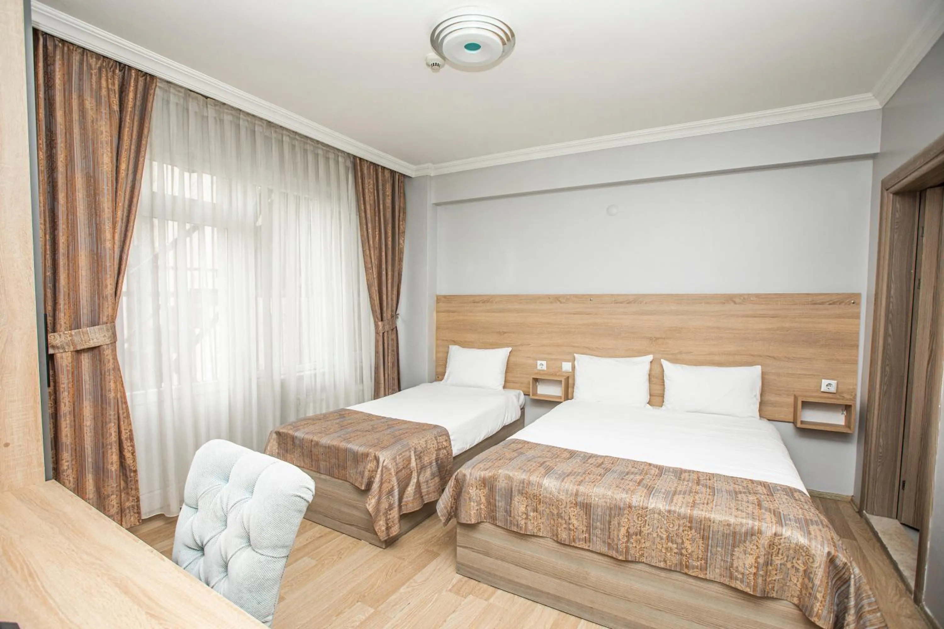 Bedroom in Konuk Hotel