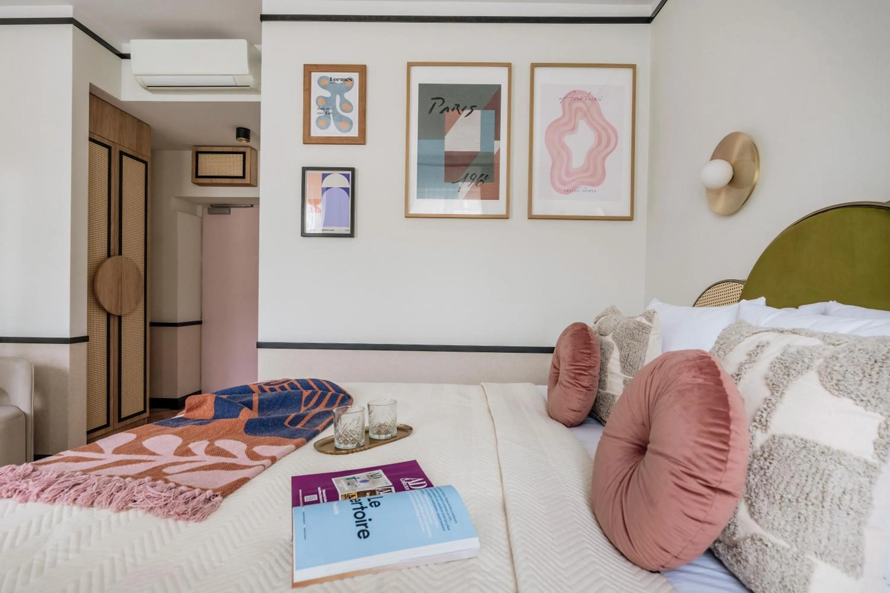 Bed in Colette - LoftAffair Collection