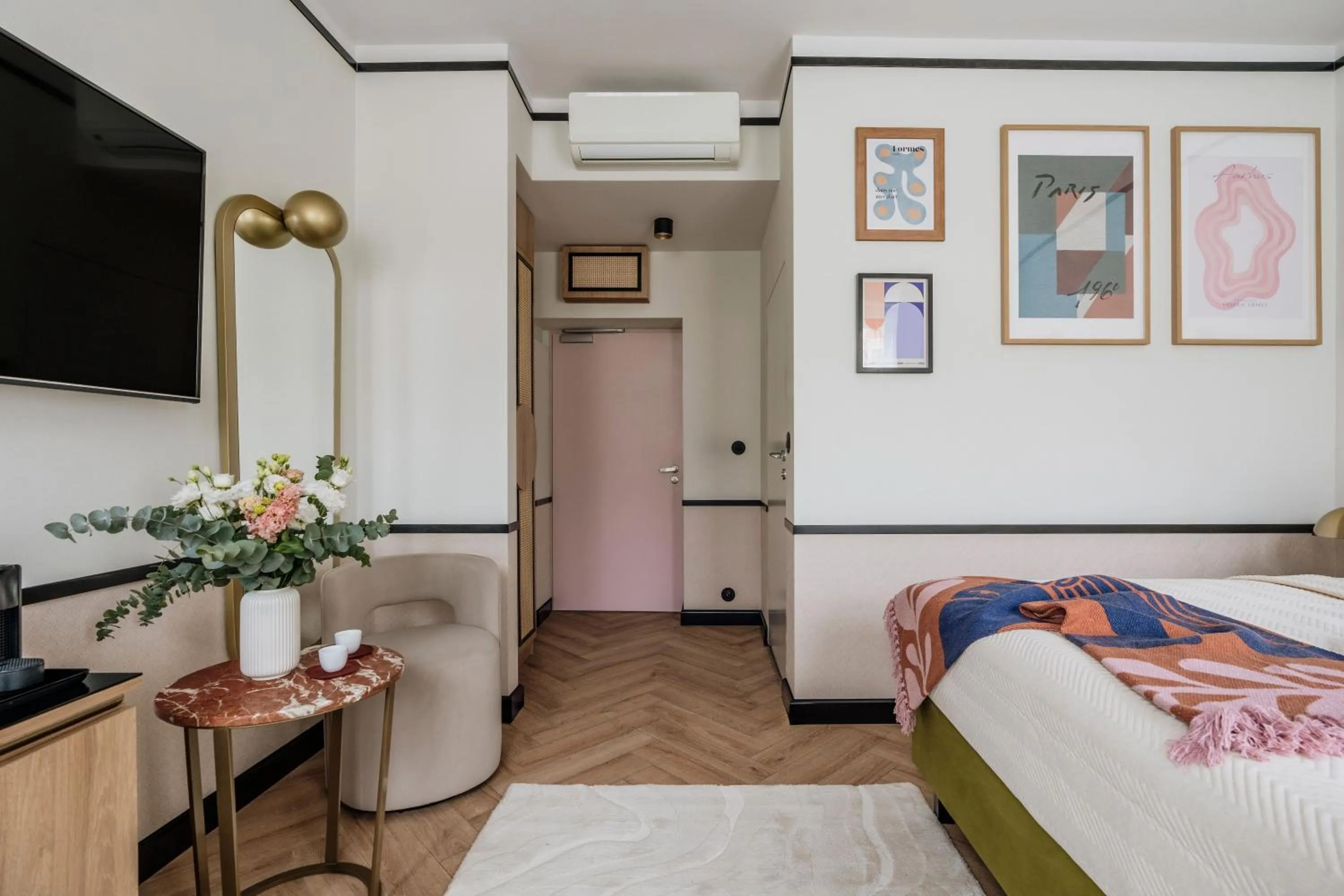 Bed in Colette - LoftAffair Collection