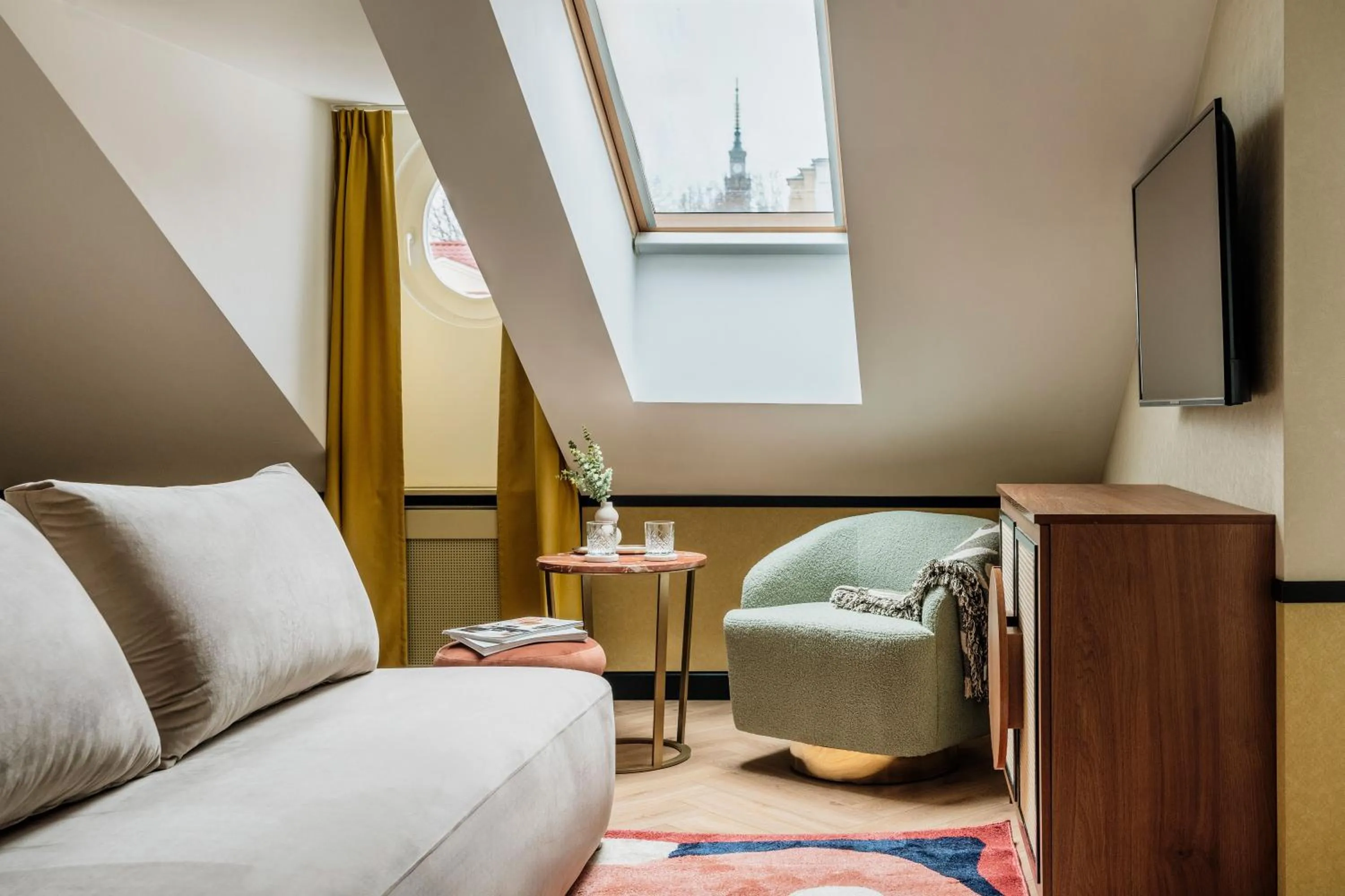 TV and multimedia, Bed in Colette - LoftAffair Collection