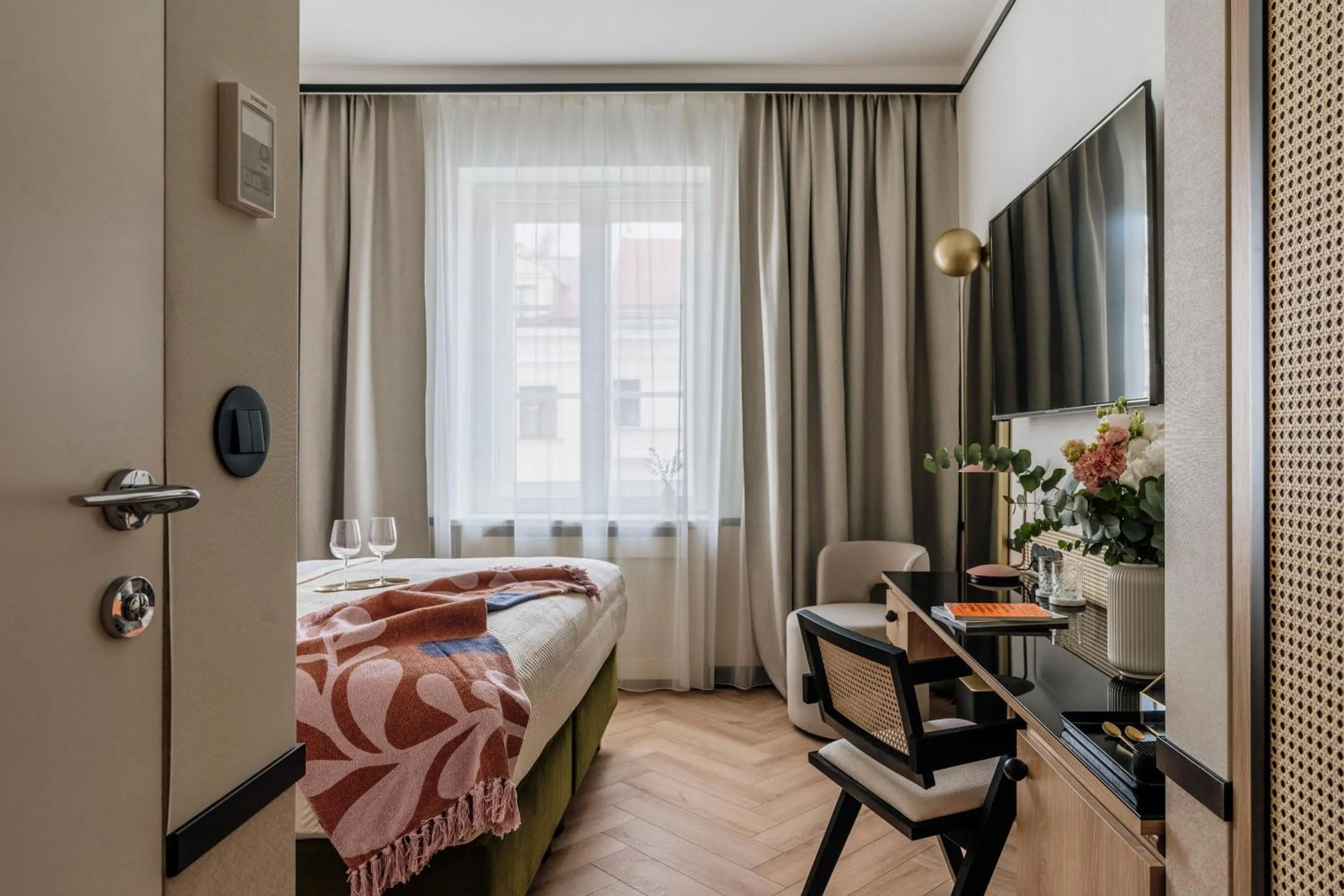 Bed in Colette - LoftAffair Collection