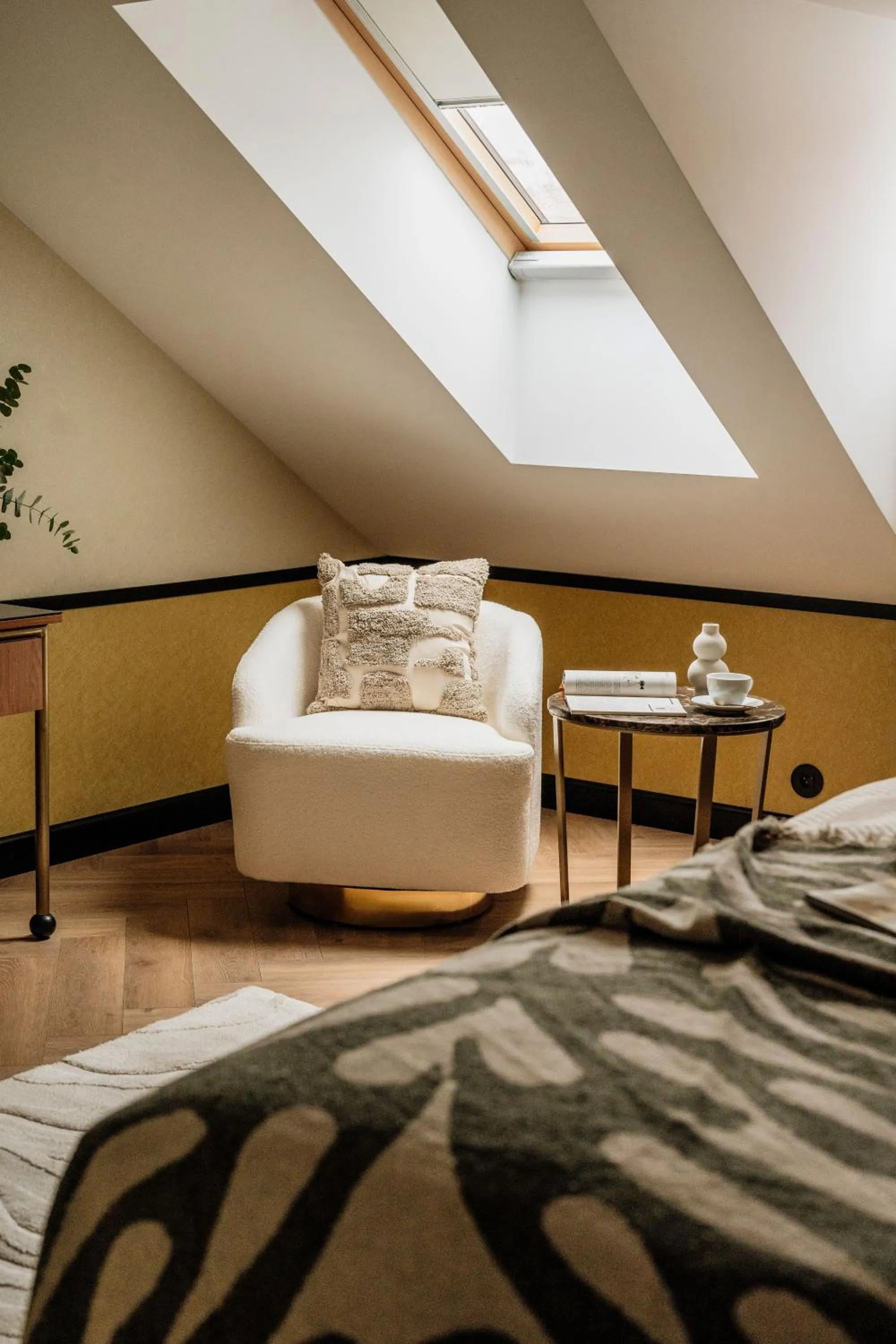 Bed in Colette - LoftAffair Collection