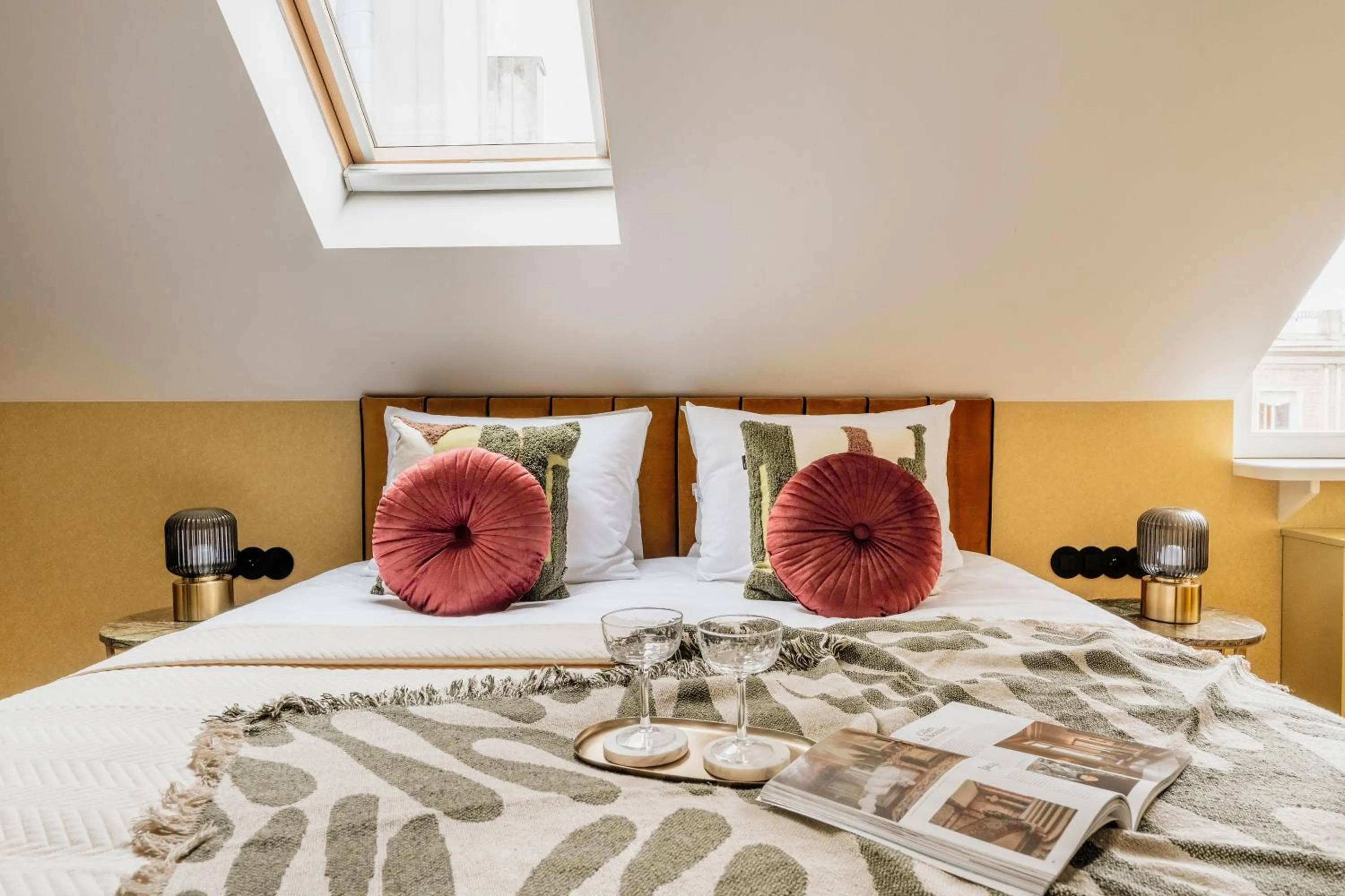 Bed in Colette - LoftAffair Collection