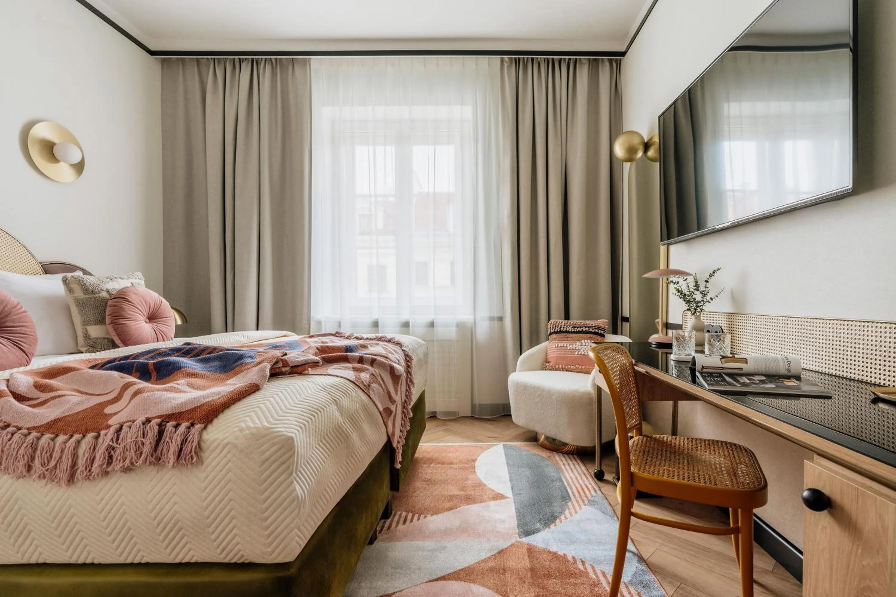 Seating area, Bed in Colette - LoftAffair Collection