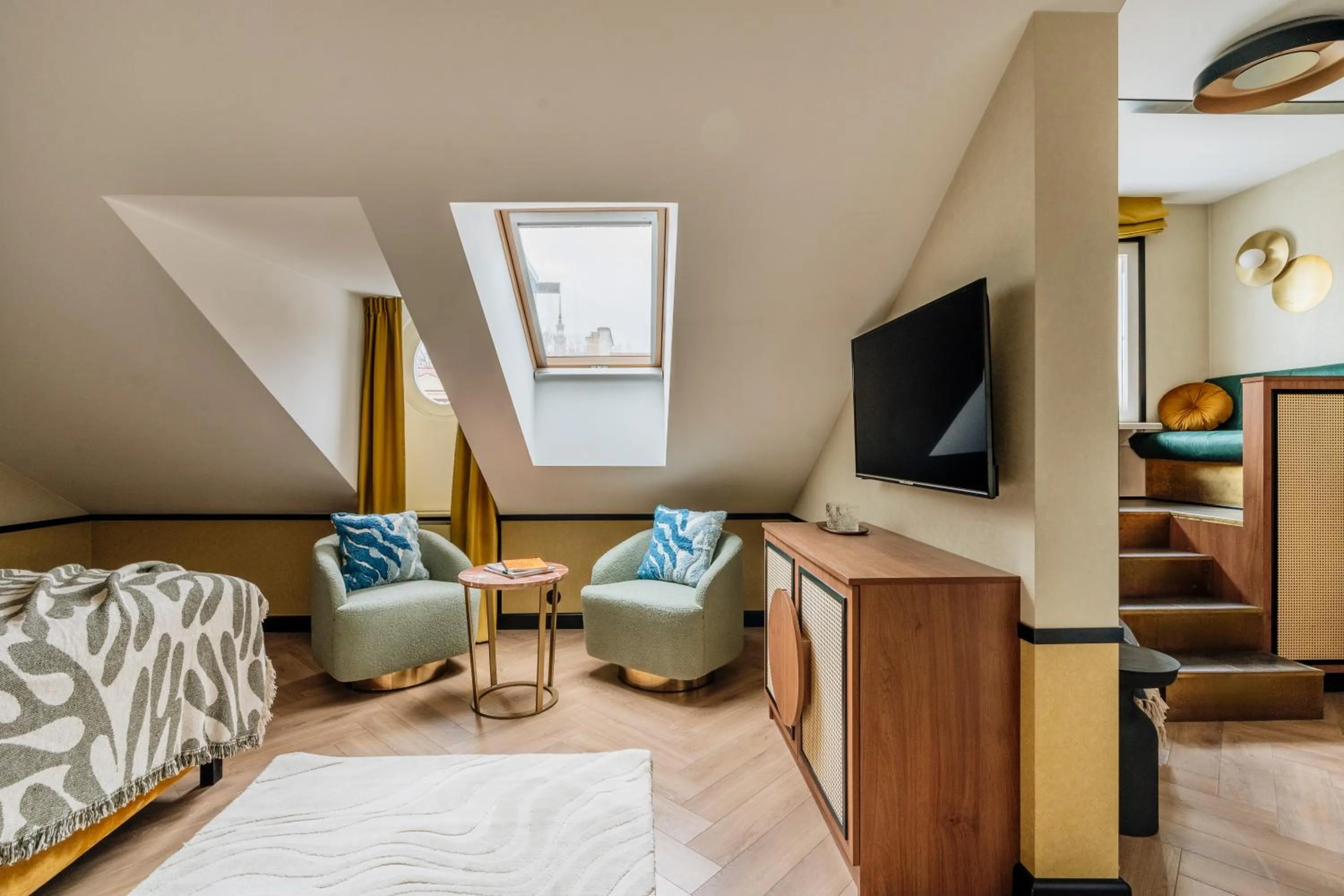 Bed in Colette - LoftAffair Collection