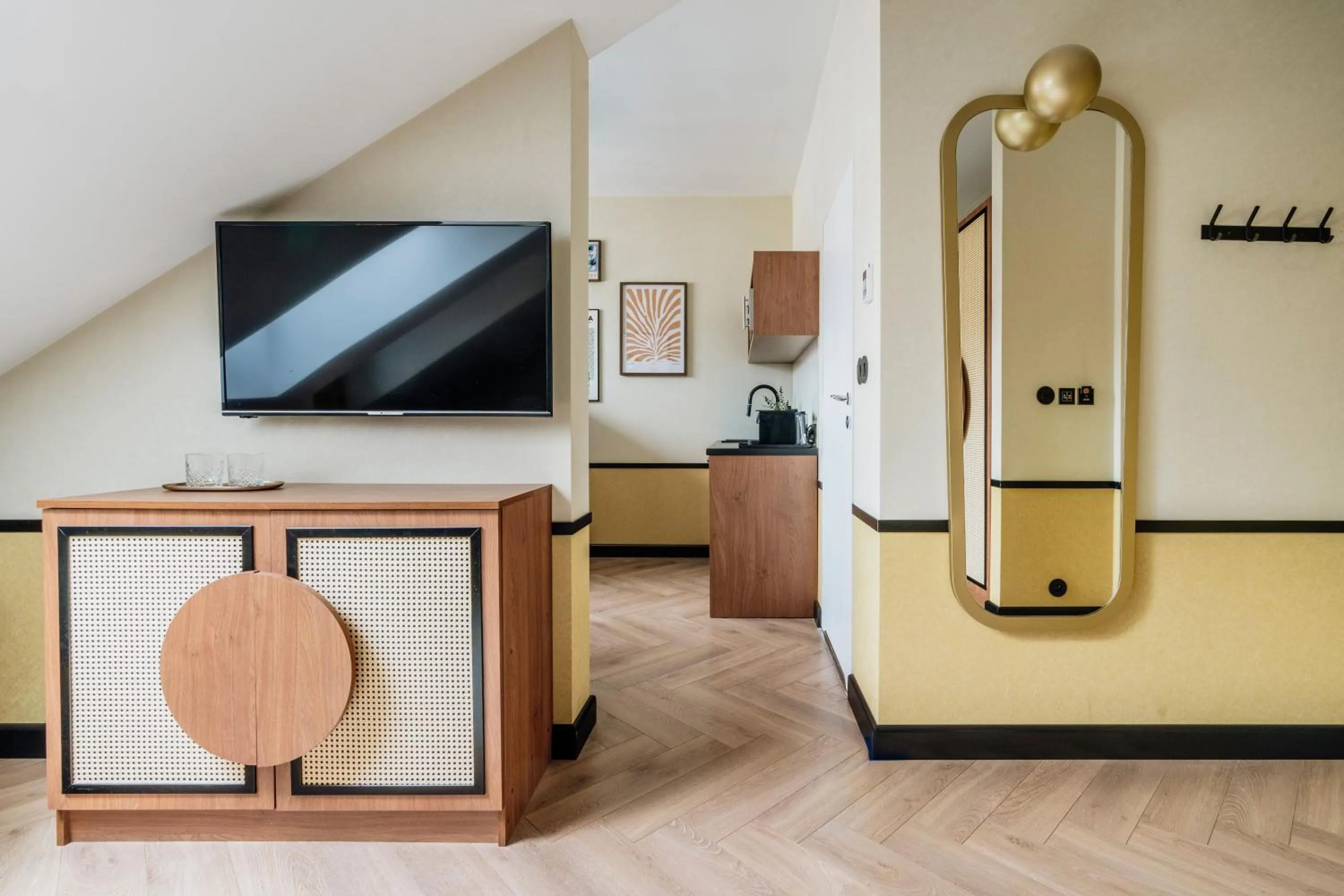 TV and multimedia in Colette - LoftAffair Collection