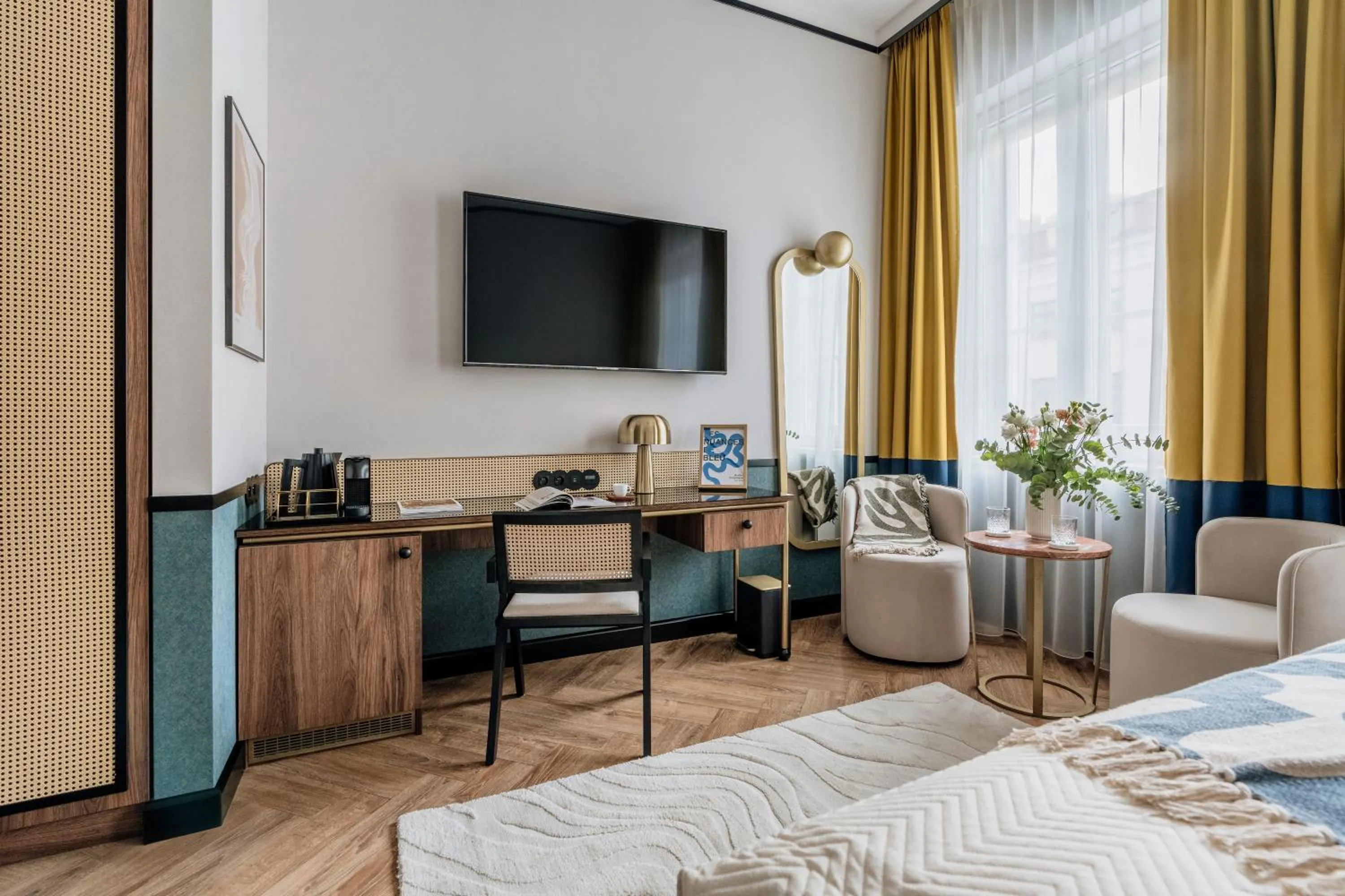 Bed in Colette - LoftAffair Collection