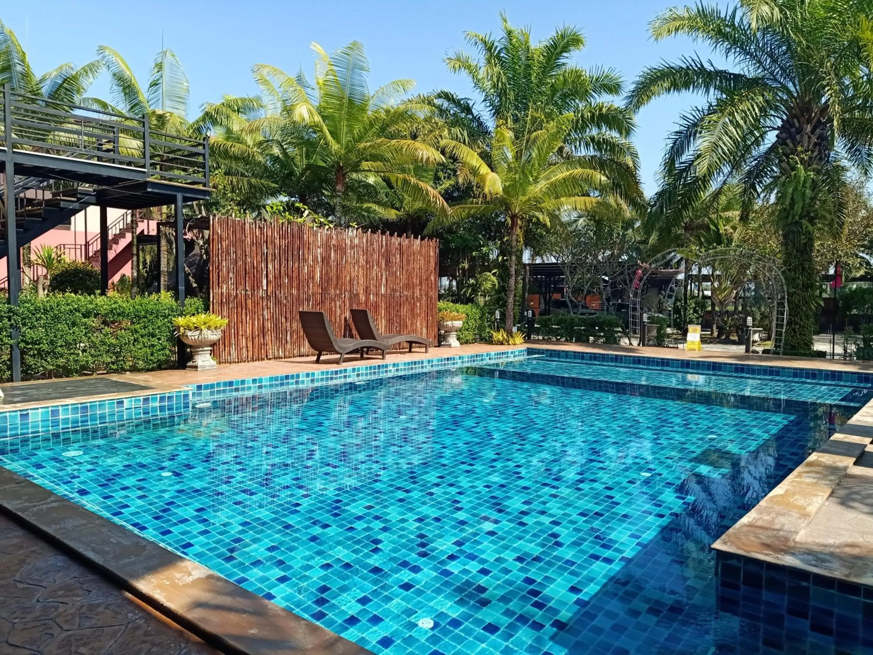 Swimming pool in Be One Boutique Resort