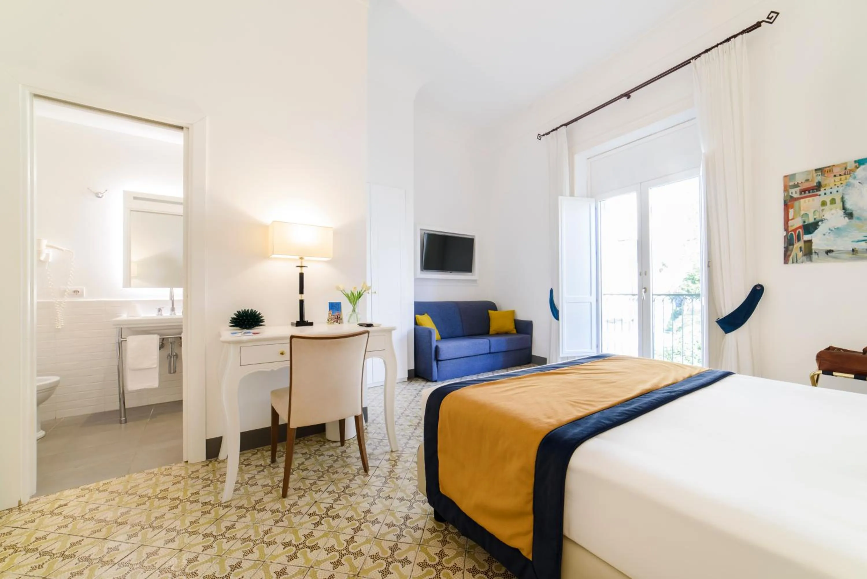 Bed in Amalfi Luxury House