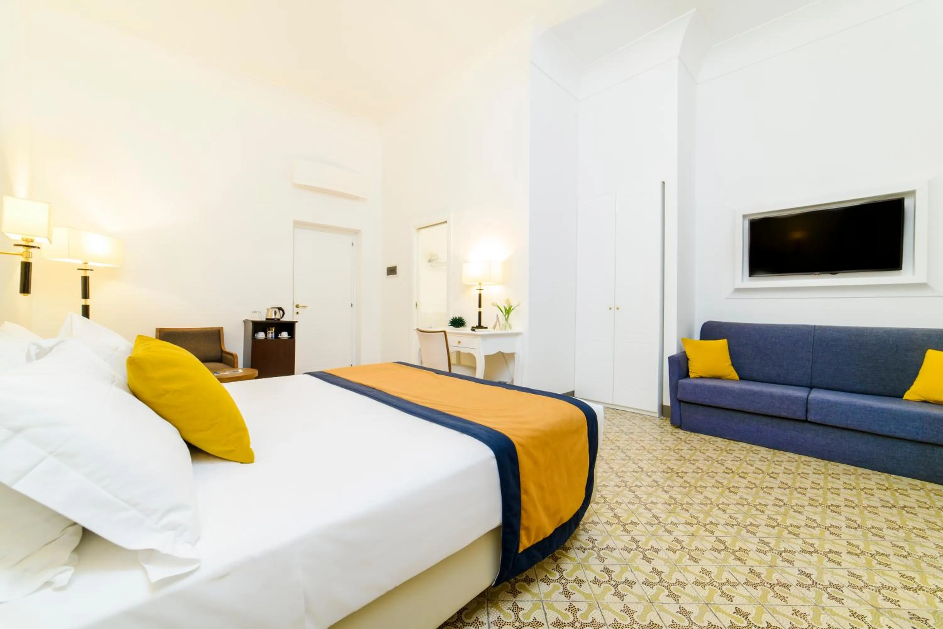 Bed in Amalfi Luxury House