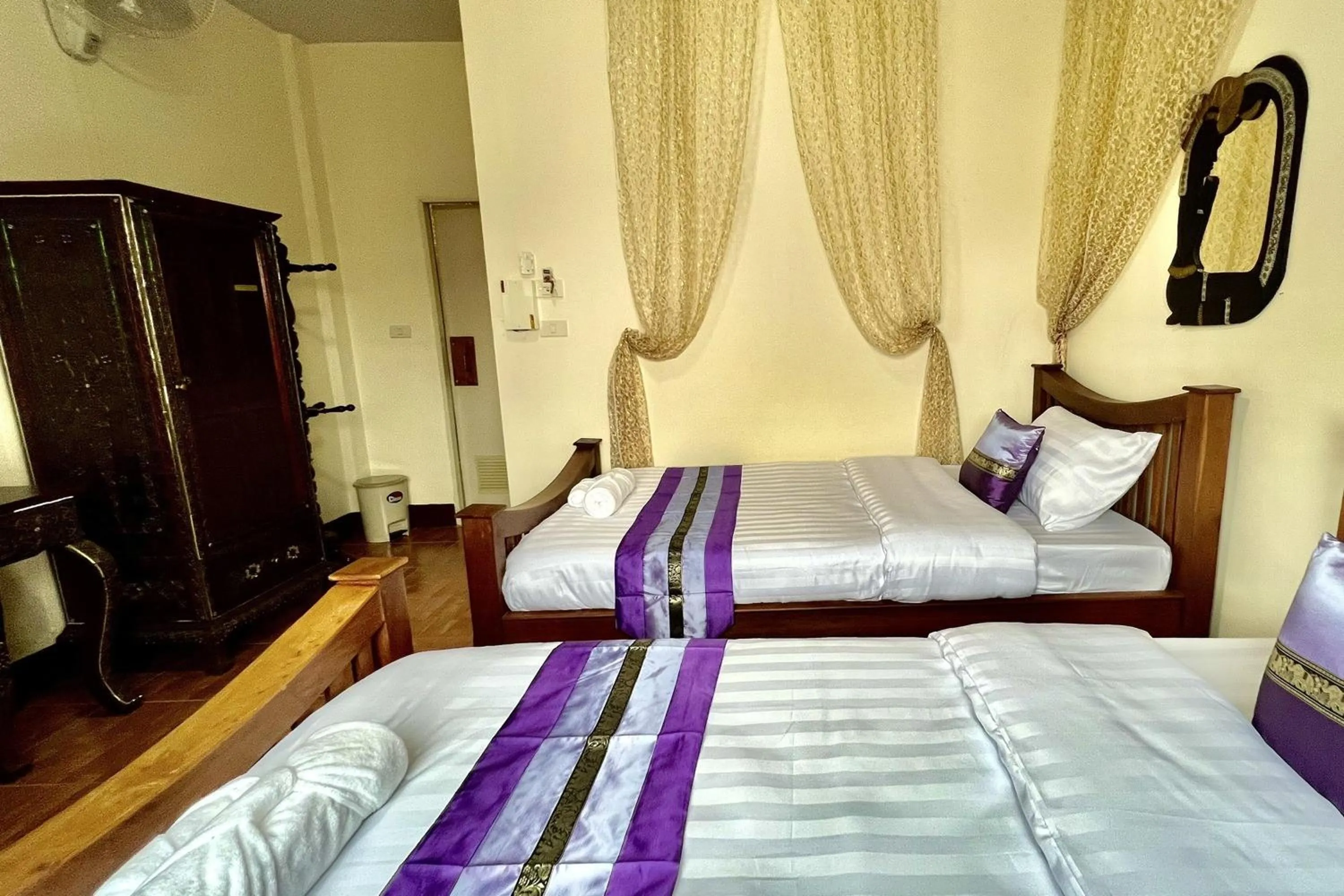 Bedroom, Bed in LM Hostel