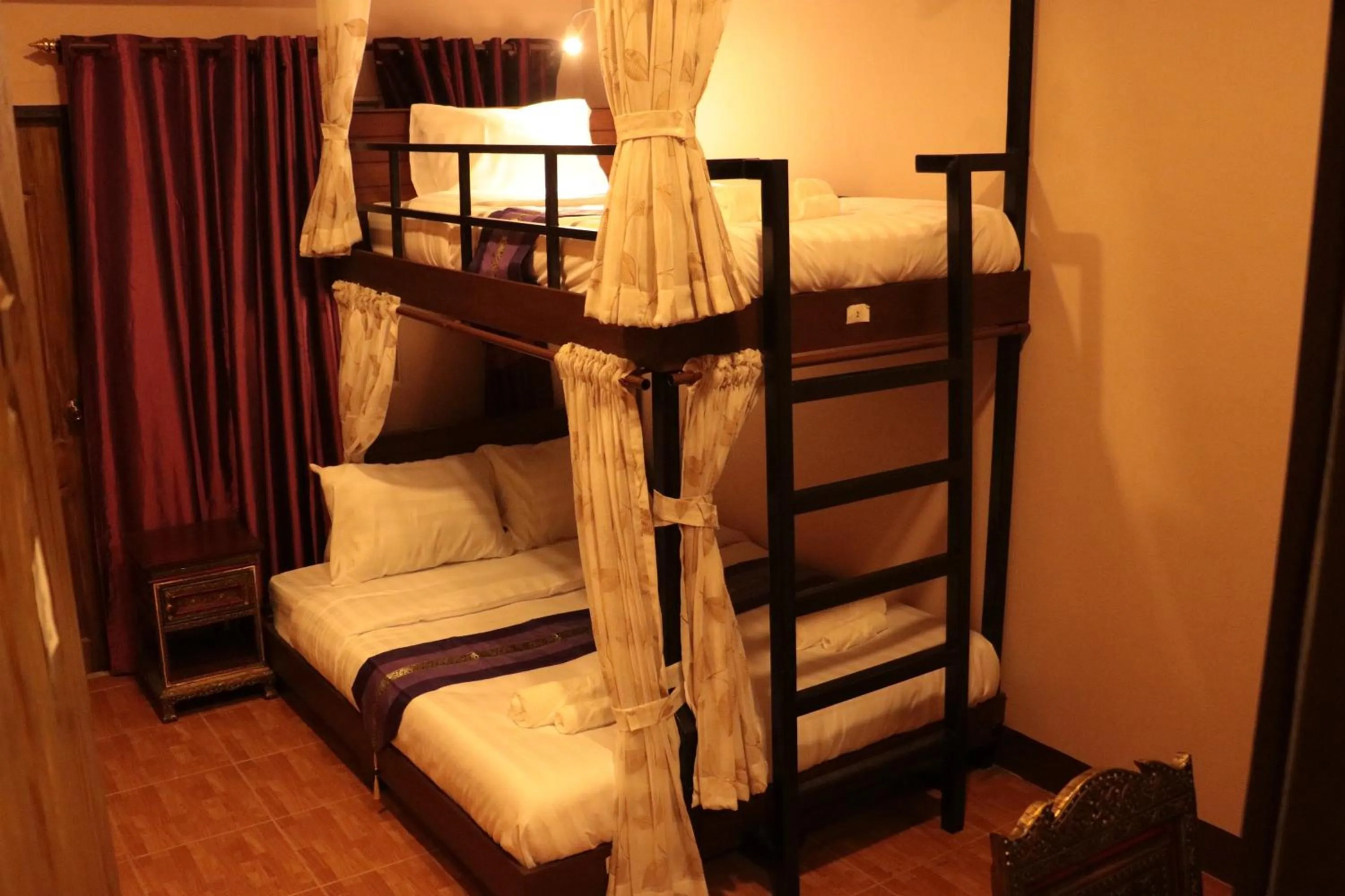 Bedroom, Bed in LM Hostel