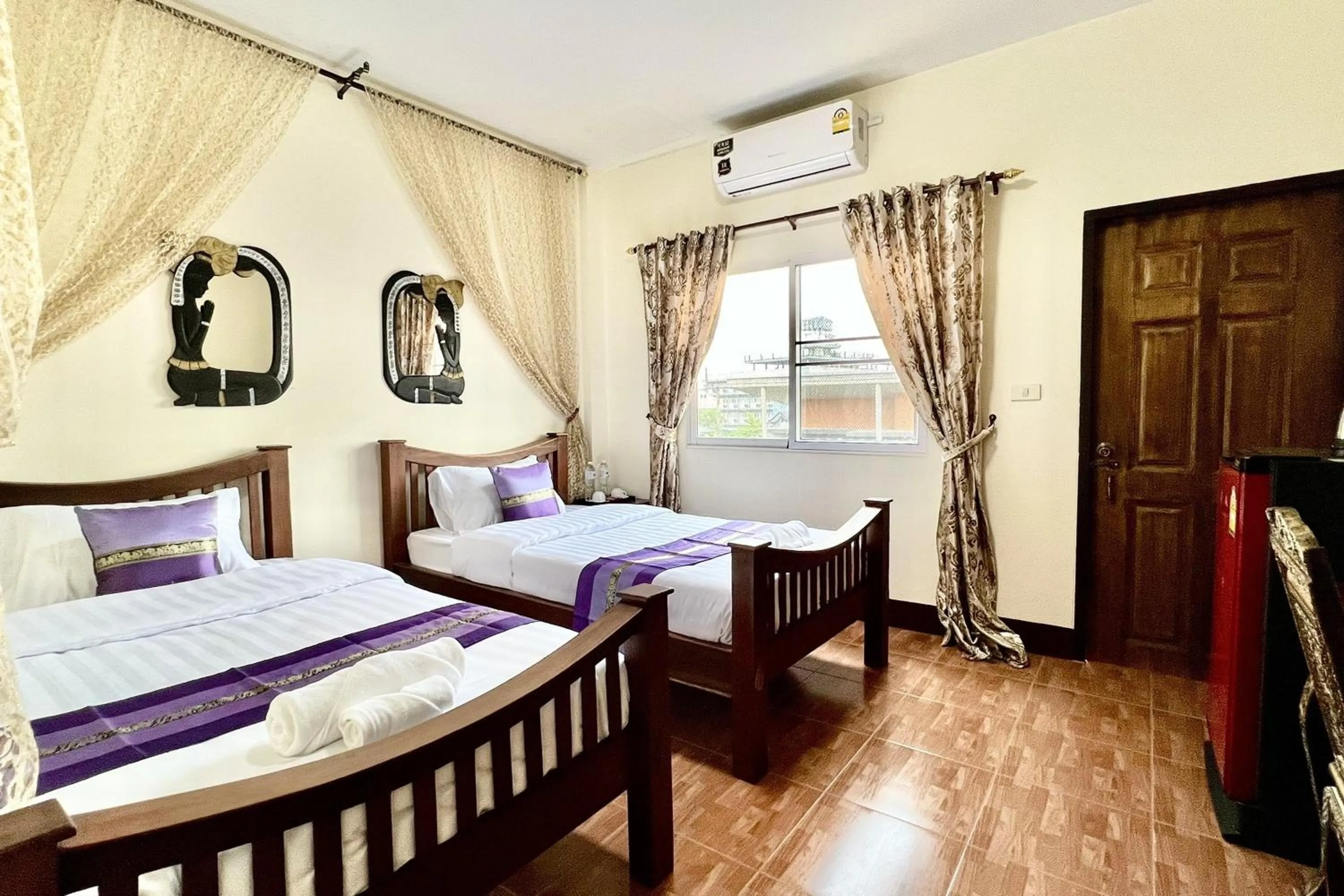 Bedroom, Bed in LM Hostel