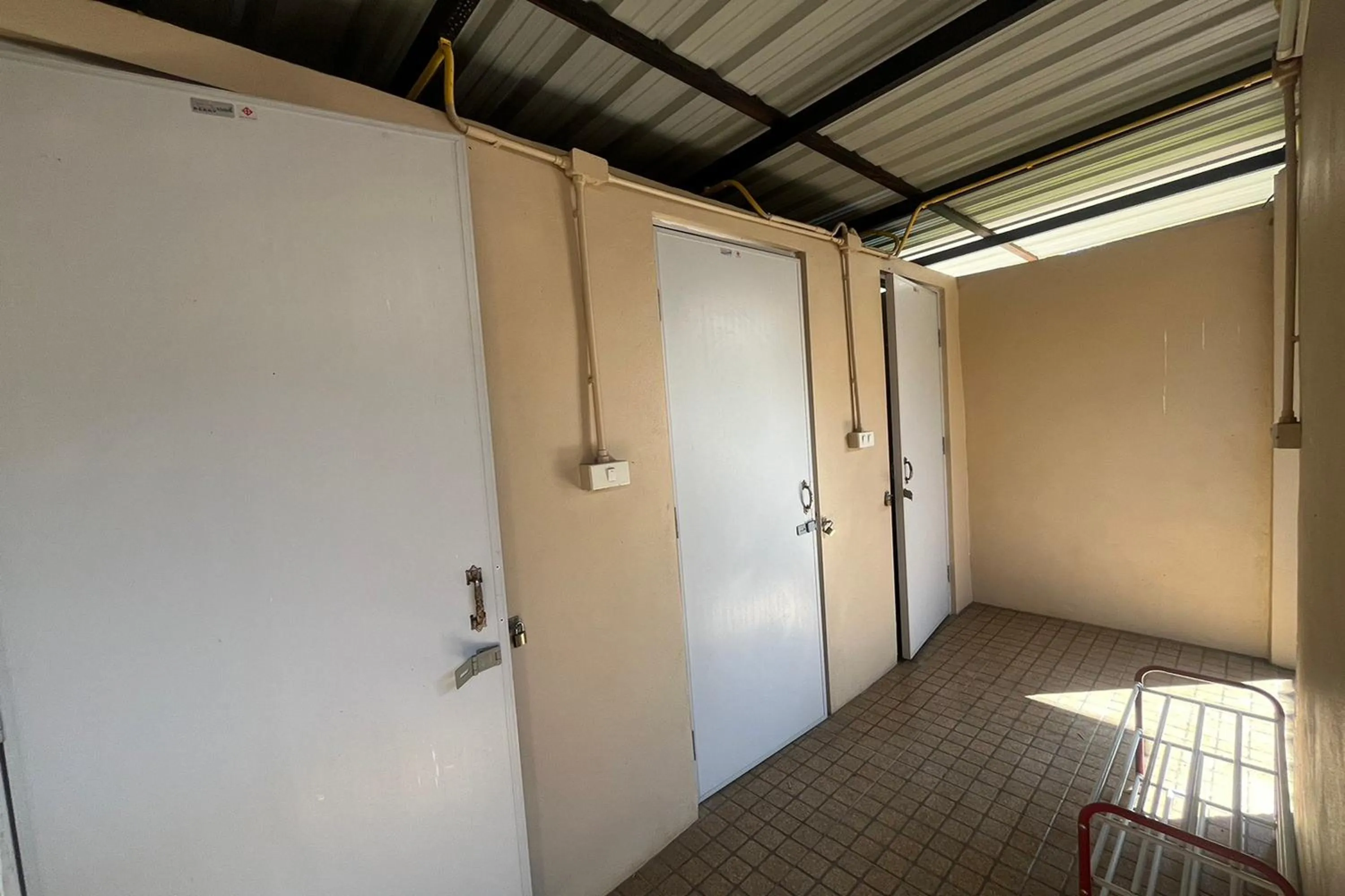 wardrobe in Tung Lakorn Farm