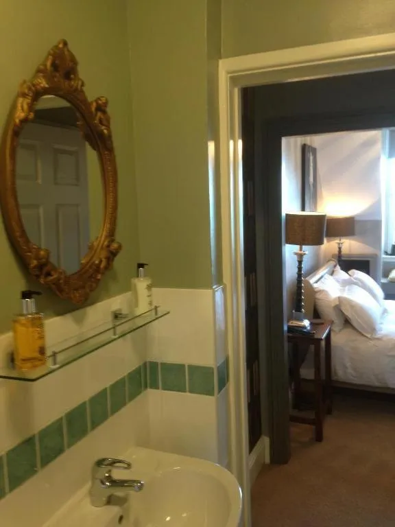 Bedroom in The White House Hotel