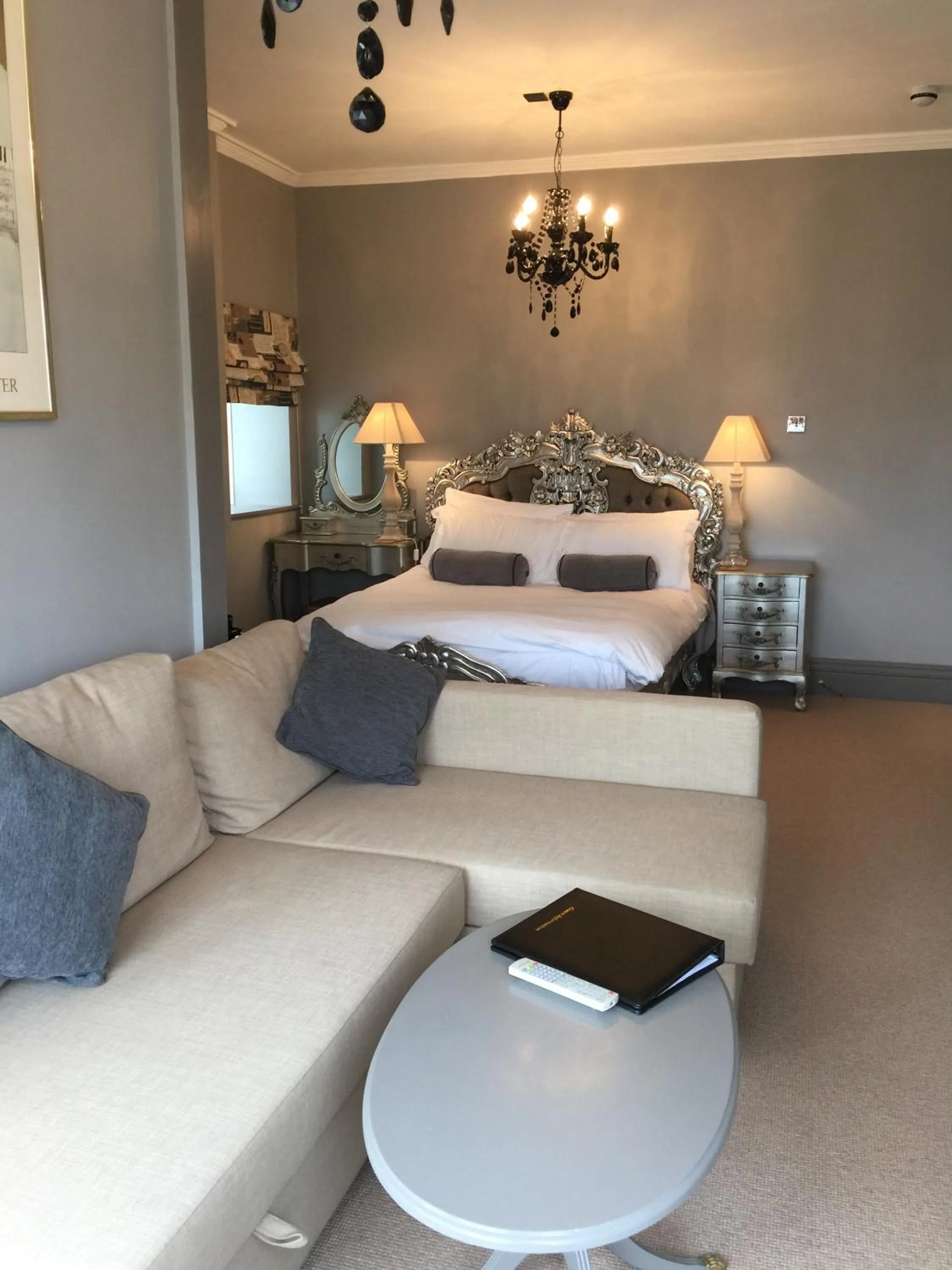 Decorative detail in The White House Hotel