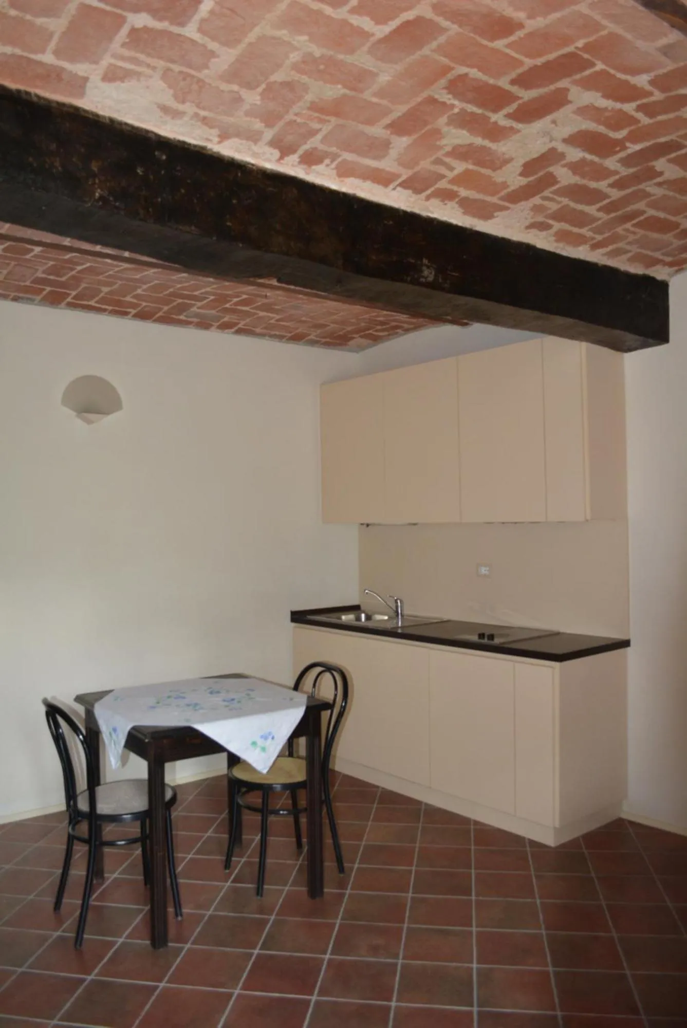 Kitchen or kitchenette in Cascina Valtignosa Camere Con Vigna