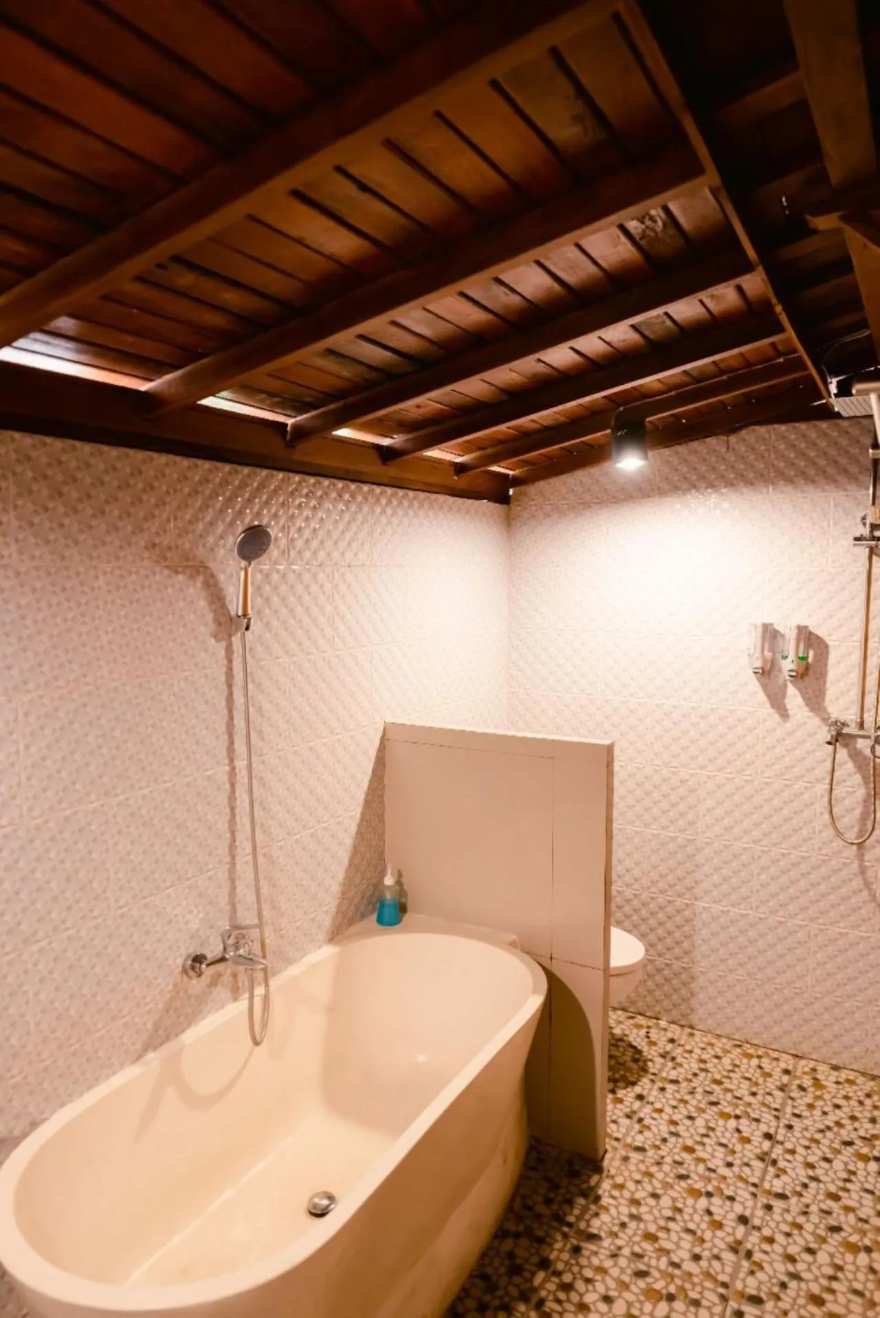 Bath in Villa Barong Nusa Penida by ABM