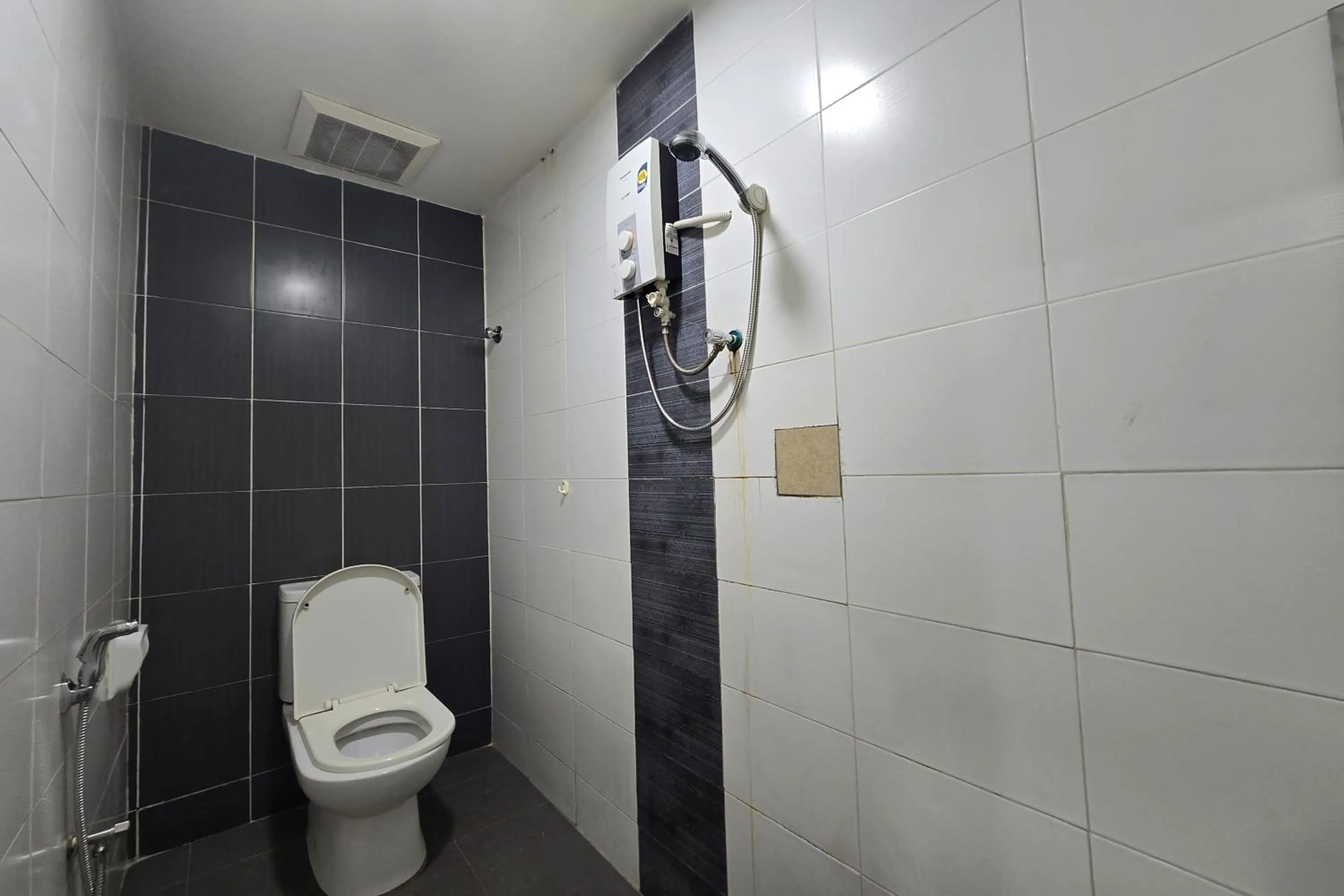 Shower in Fast Hotel Sri Gombak