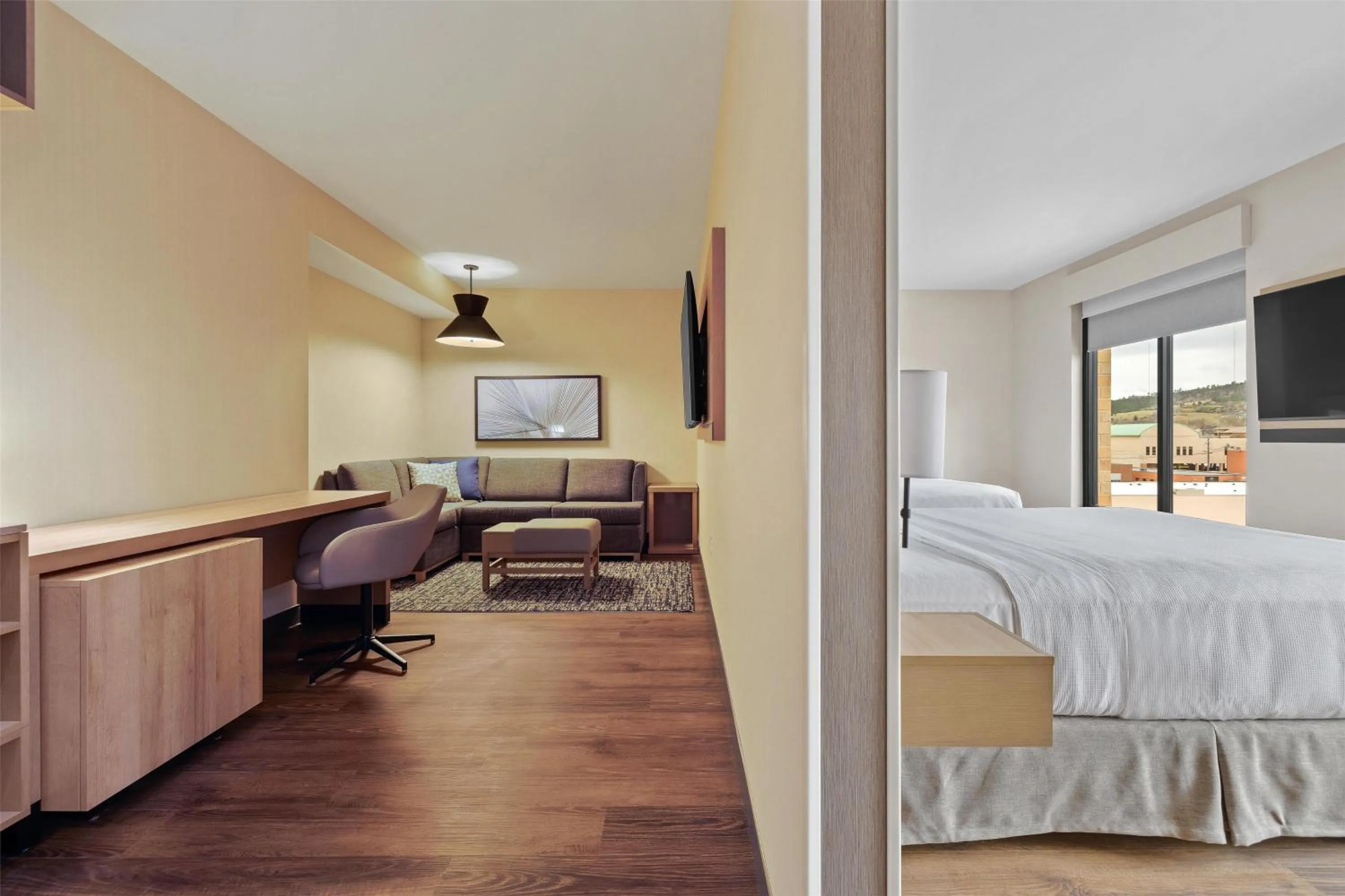 Photo of the whole room, Bed in Hyatt Place Rapid City/Downtown