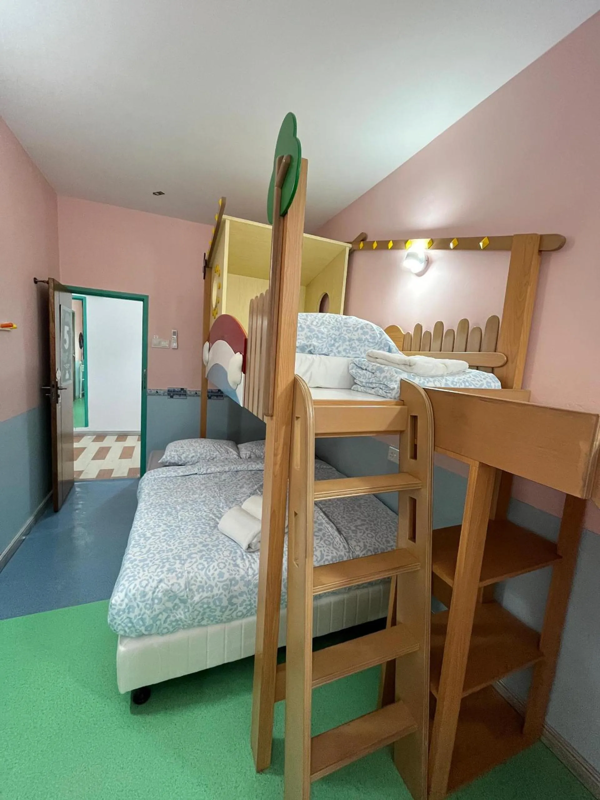 Bed in Hippo House Taiping