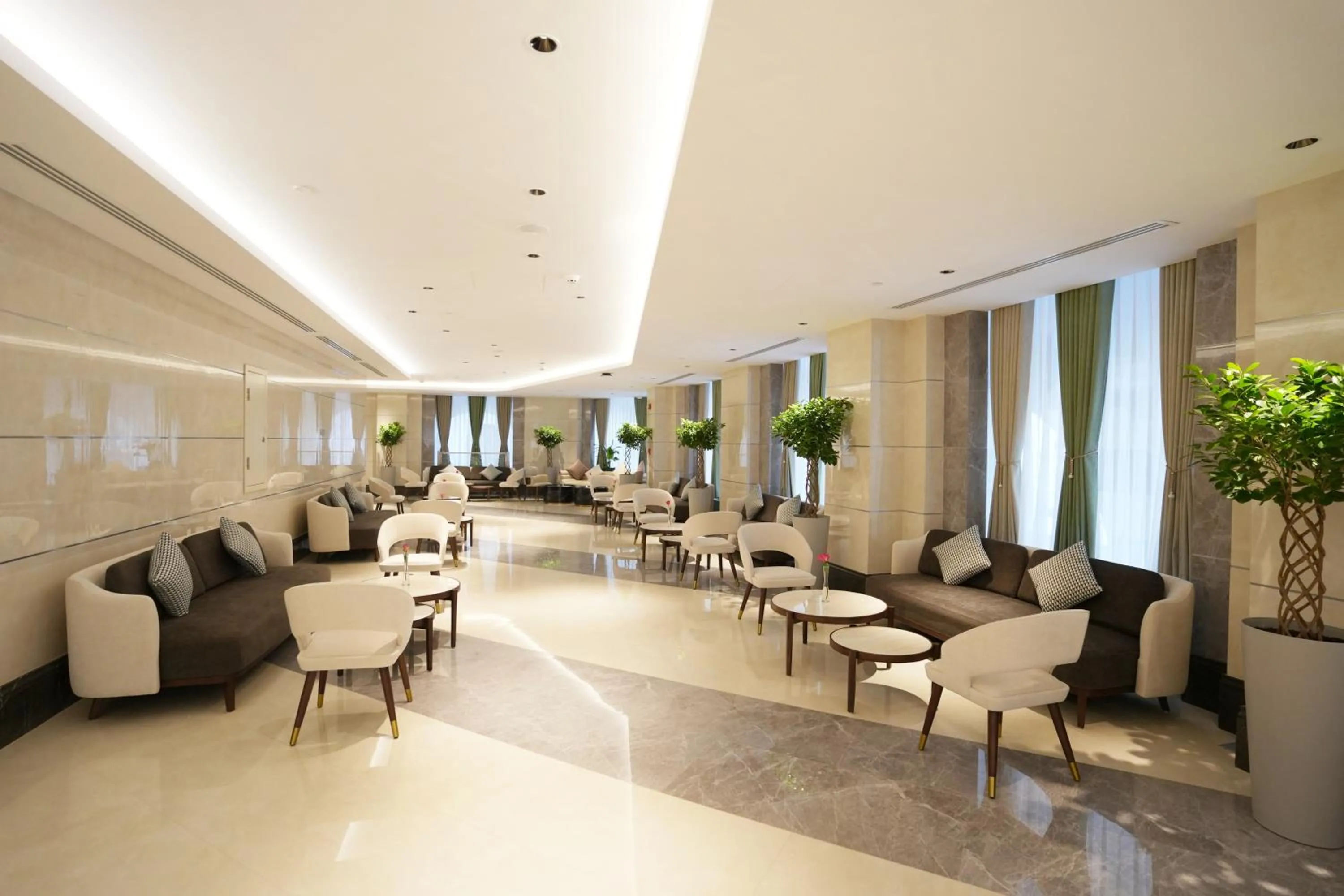 Seating area in Peninsula Worth Hotel