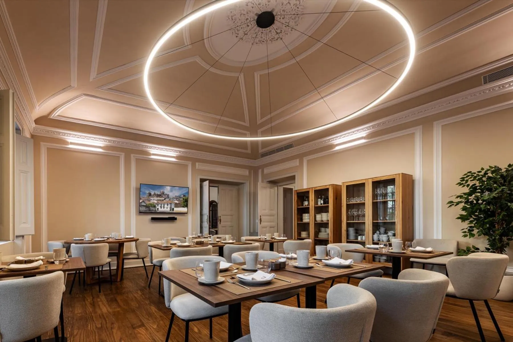 Restaurant/places to eat in CICIOSO boutique hotel