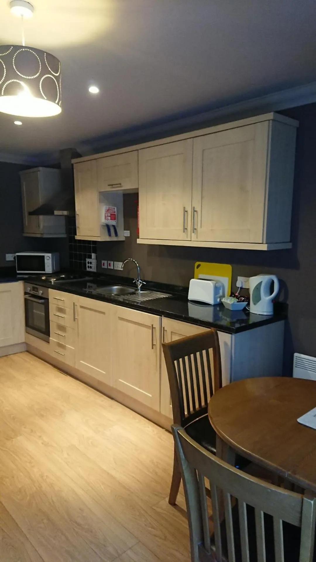 Kitchen or kitchenette in Victoria Cloisters Apartments