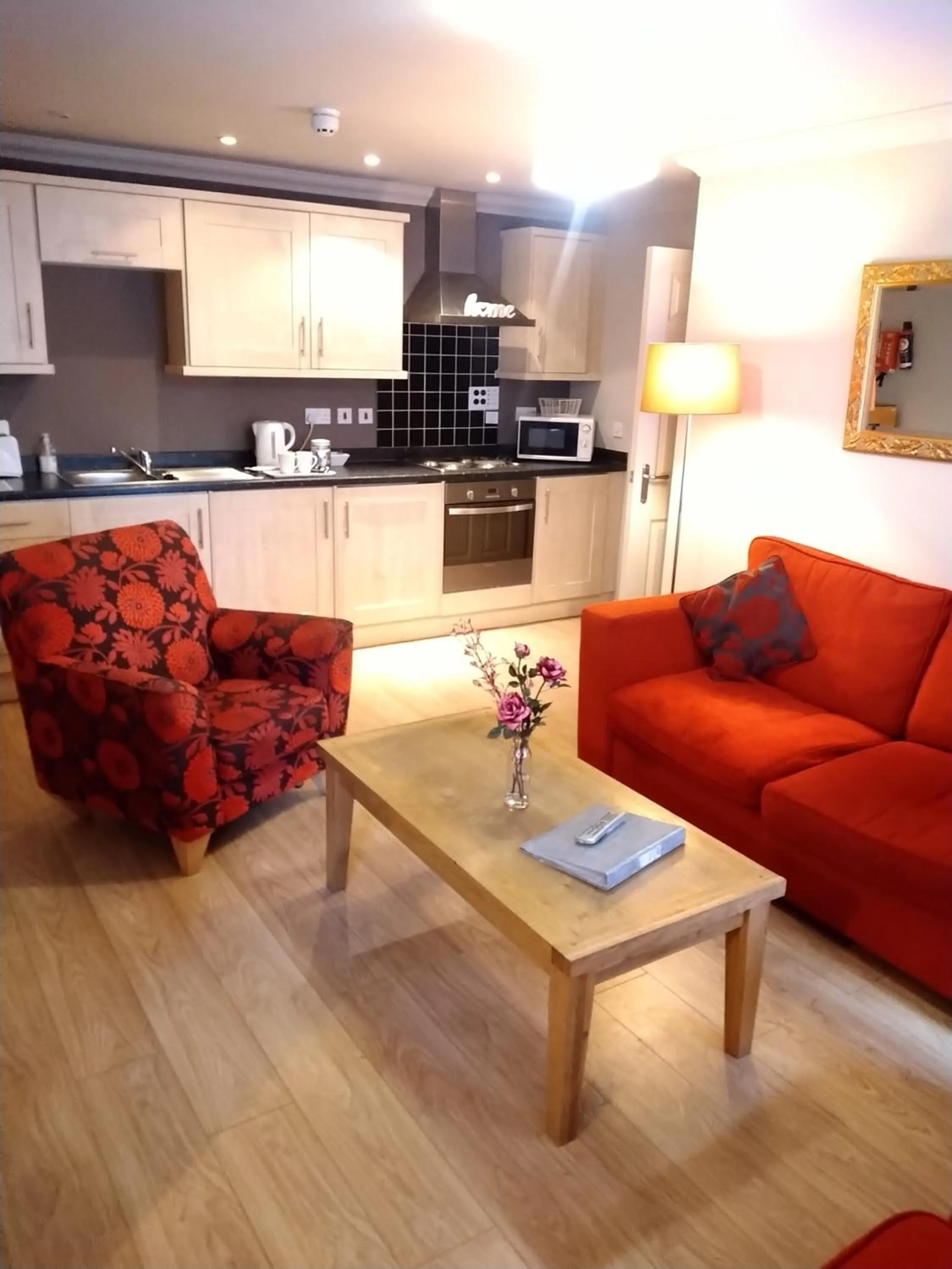 Living room in Victoria Cloisters Apartments