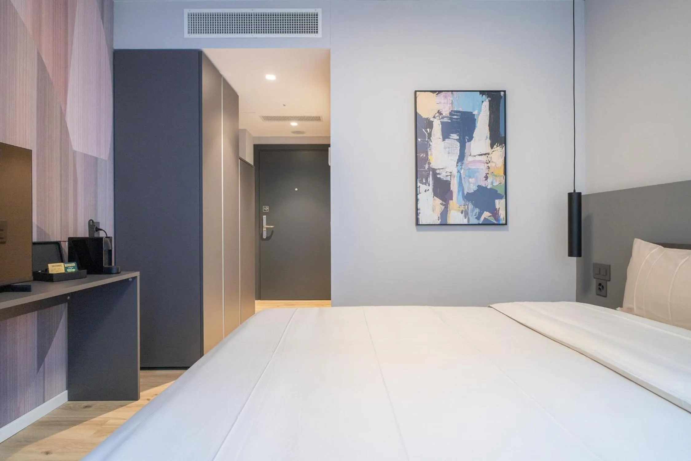 Bedroom, Bed in City Pop 2Night Zürich City - Self check-in