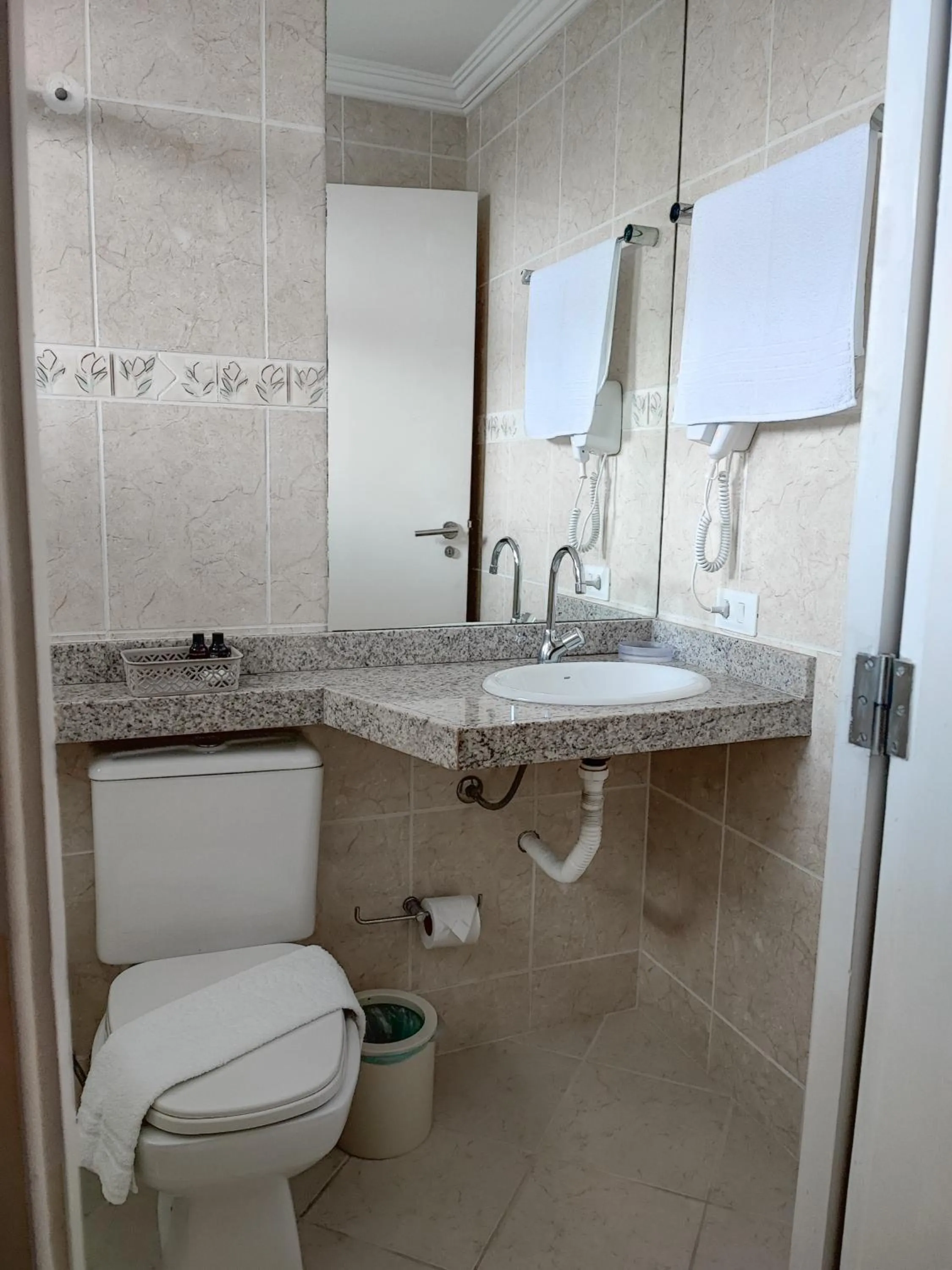 Bathroom in Hotel Coral Beach