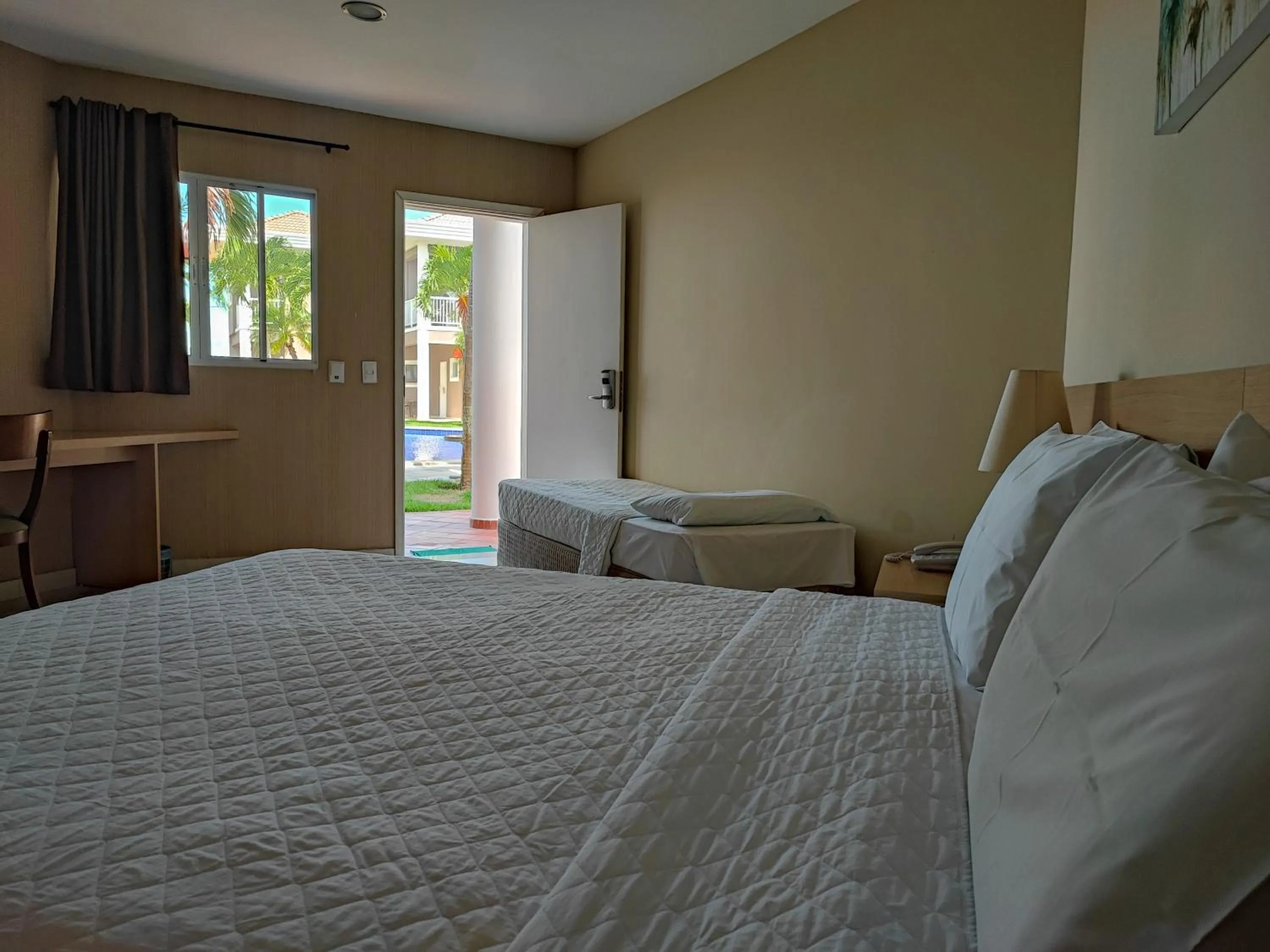Photo of the whole room, Bed in Hotel Coral Beach