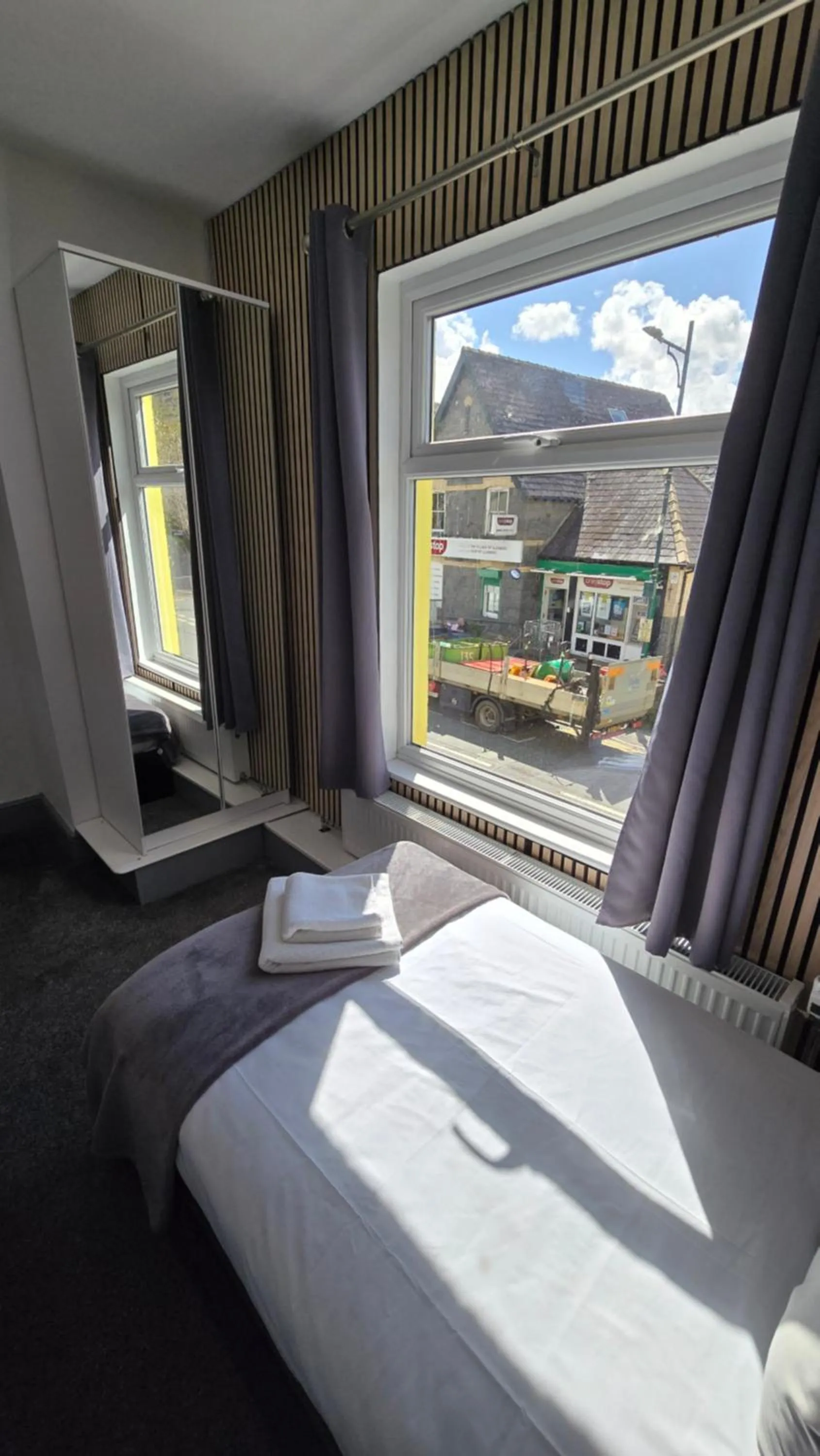 Bed in Y Gwynedd Inn