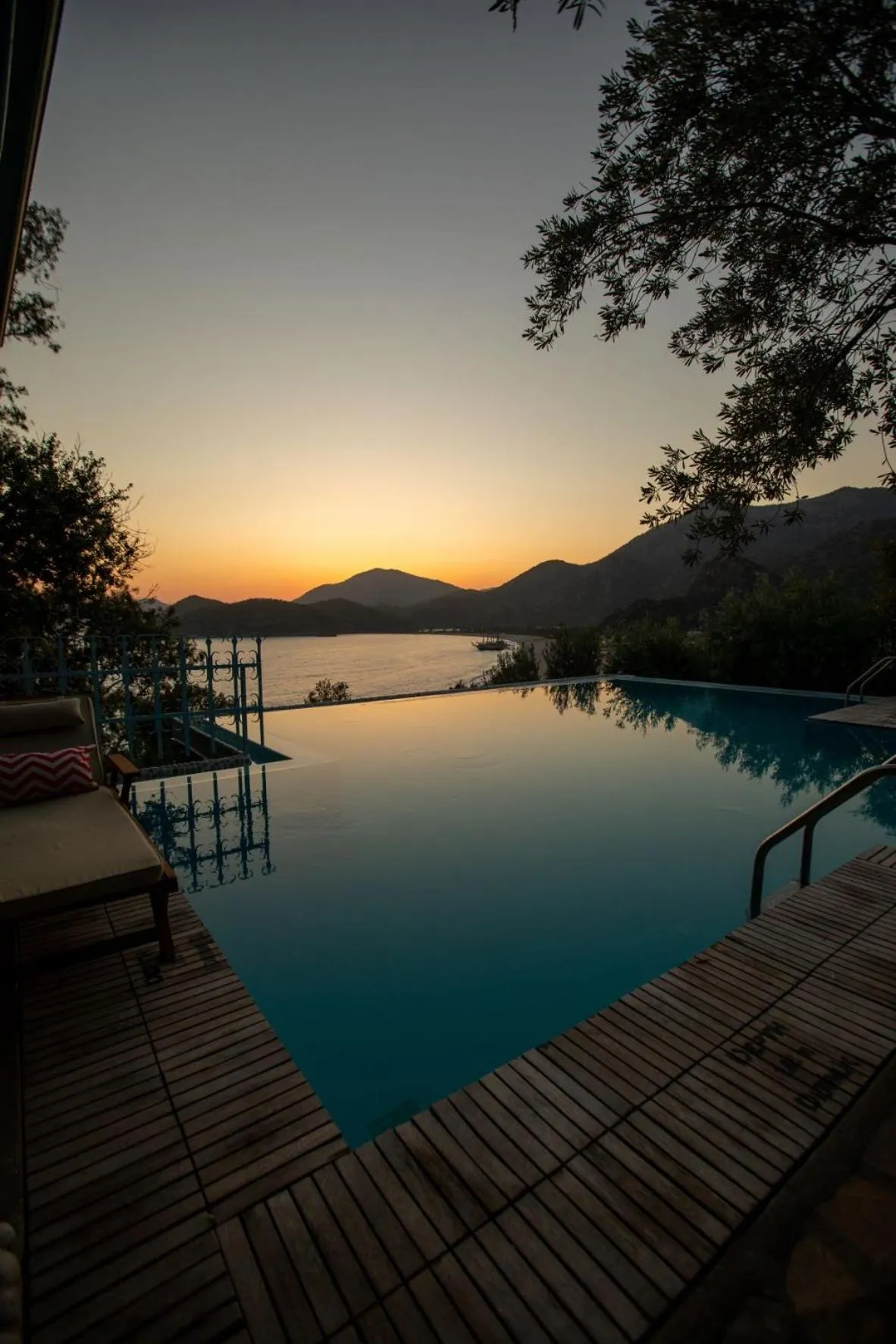 Swimming pool in Beyaz Yunus Hotel - Adult Only