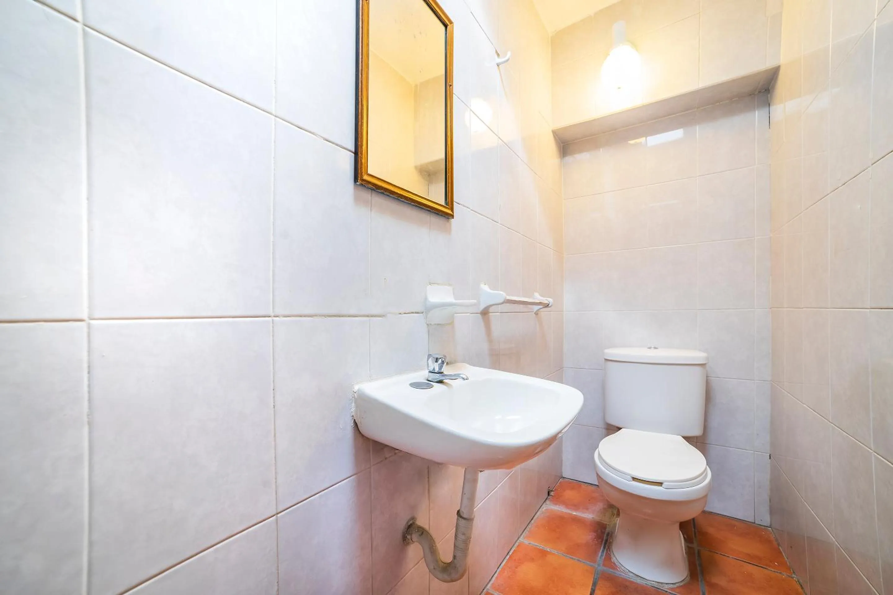 Bathroom in Capital O Hotel Casa Blanca