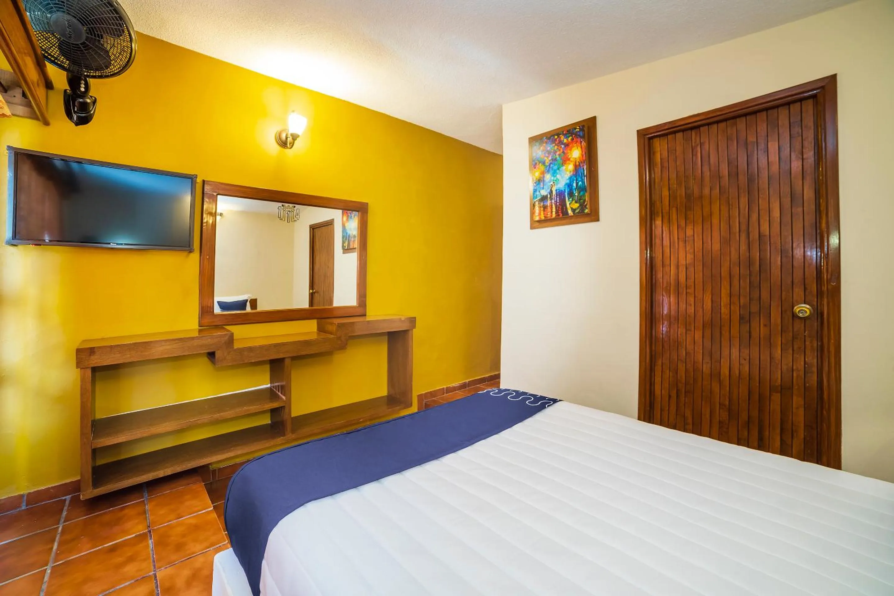 Bedroom, Bed in Capital O Hotel Casa Blanca