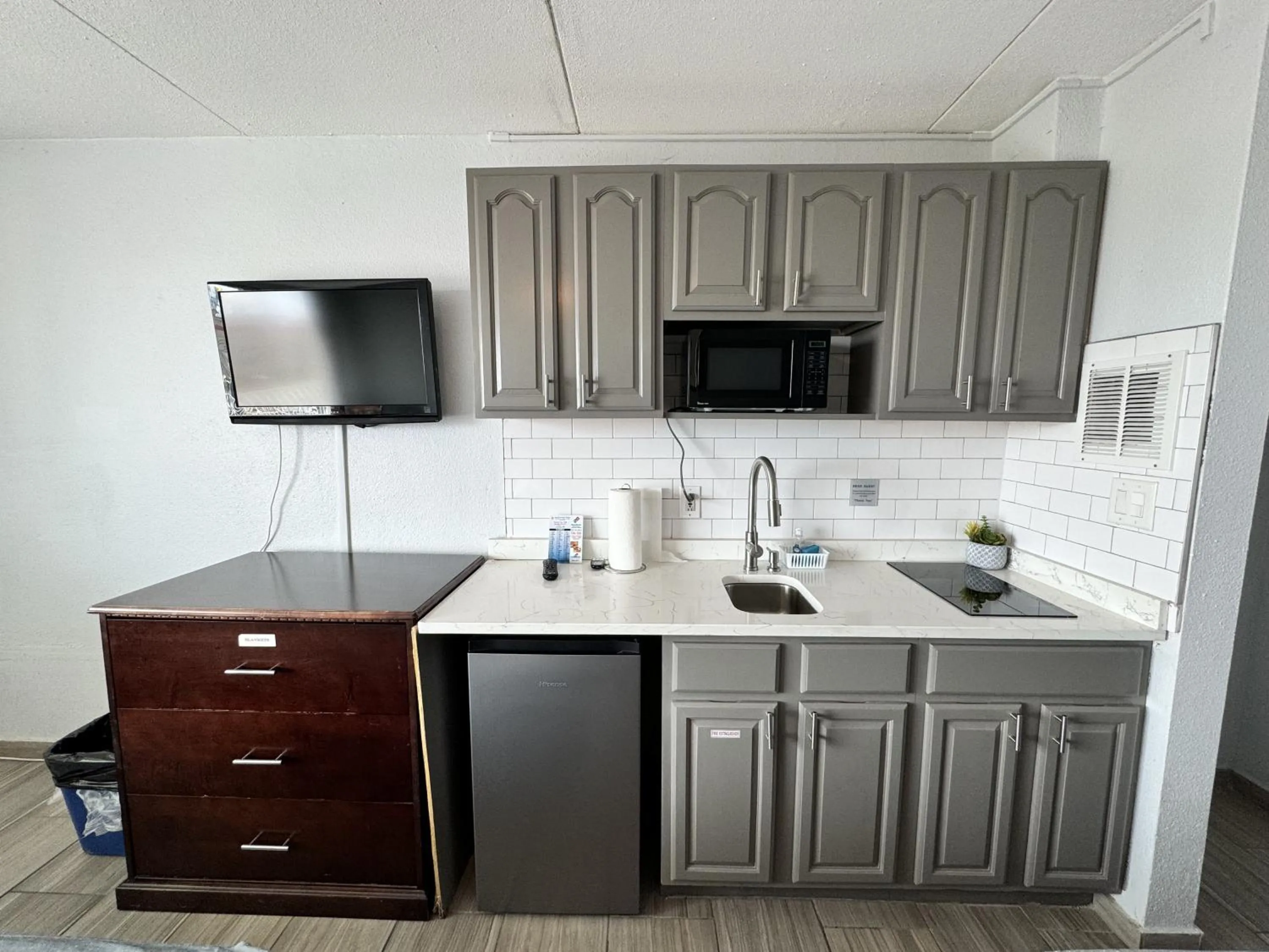 Kitchen or kitchenette in Sunset Beach Hotel