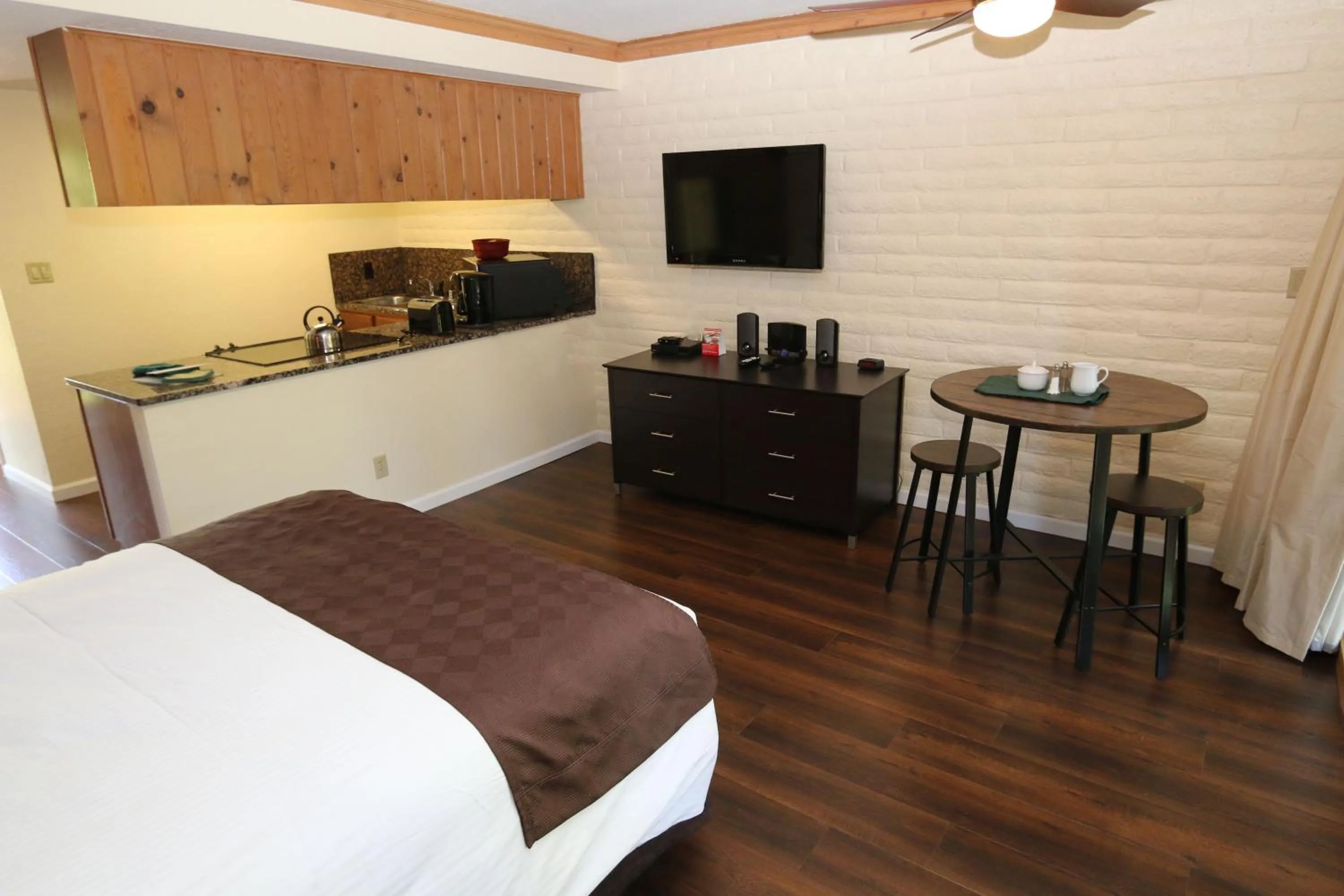 Bed in North Lake Lodges & Villas