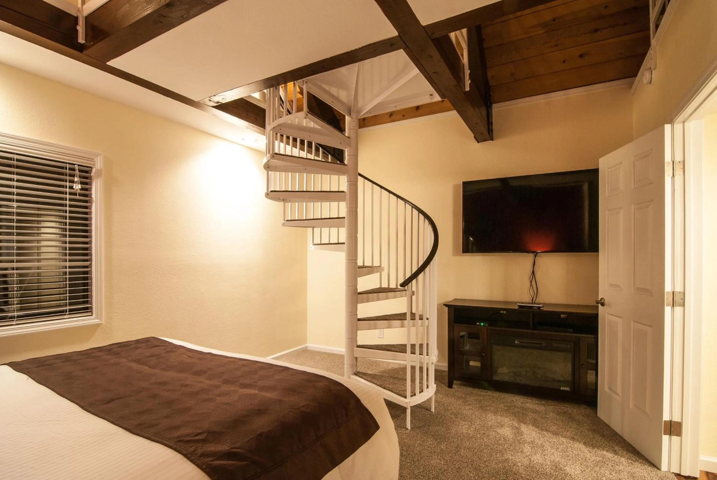 Bed in North Lake Lodges & Villas