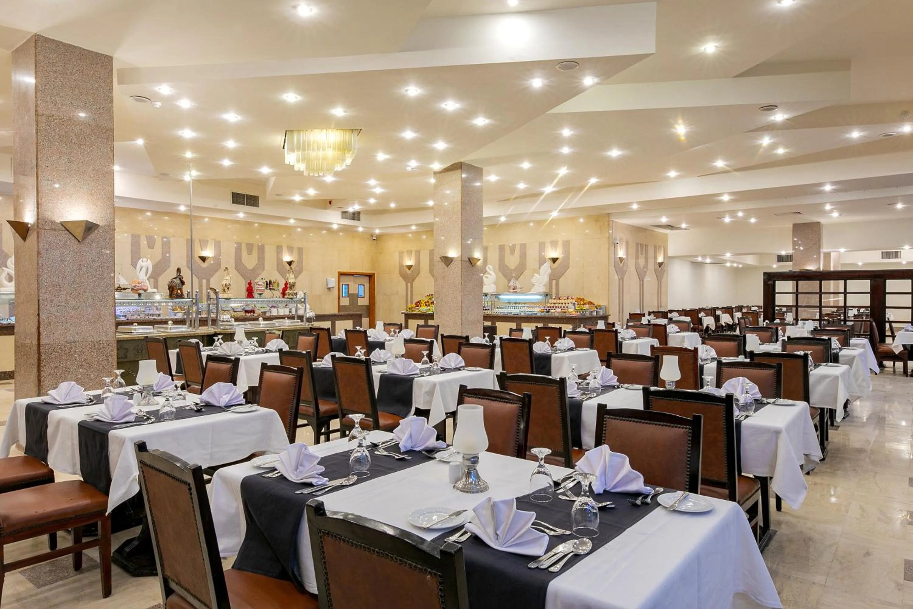 Restaurant/places to eat in Marlin Inn Azur Resort