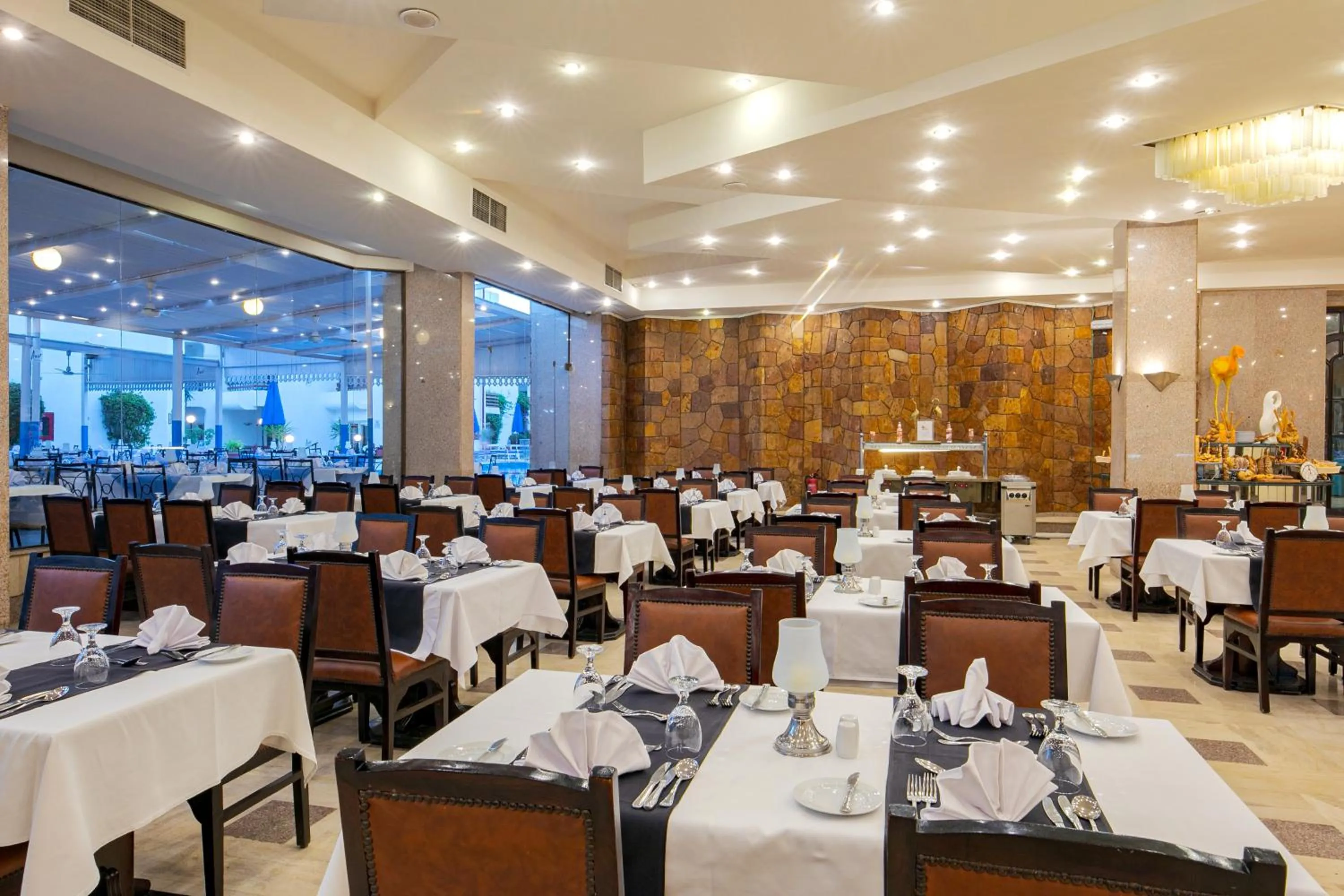 Restaurant/places to eat in Marlin Inn Azur Resort