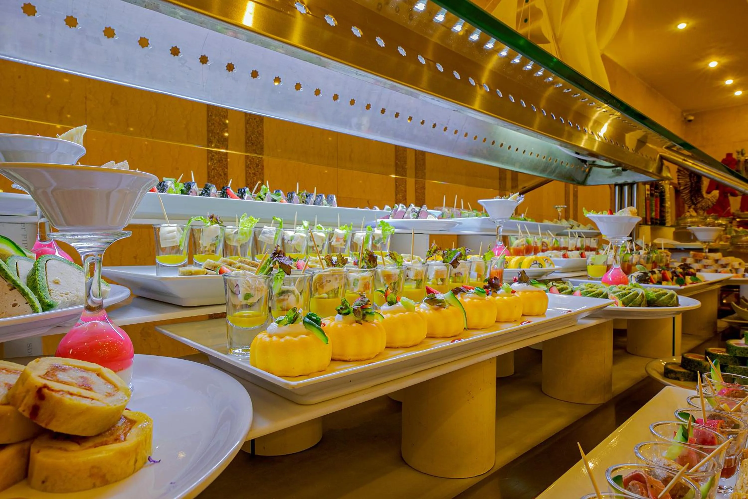 Food in Marlin Inn Azur Resort