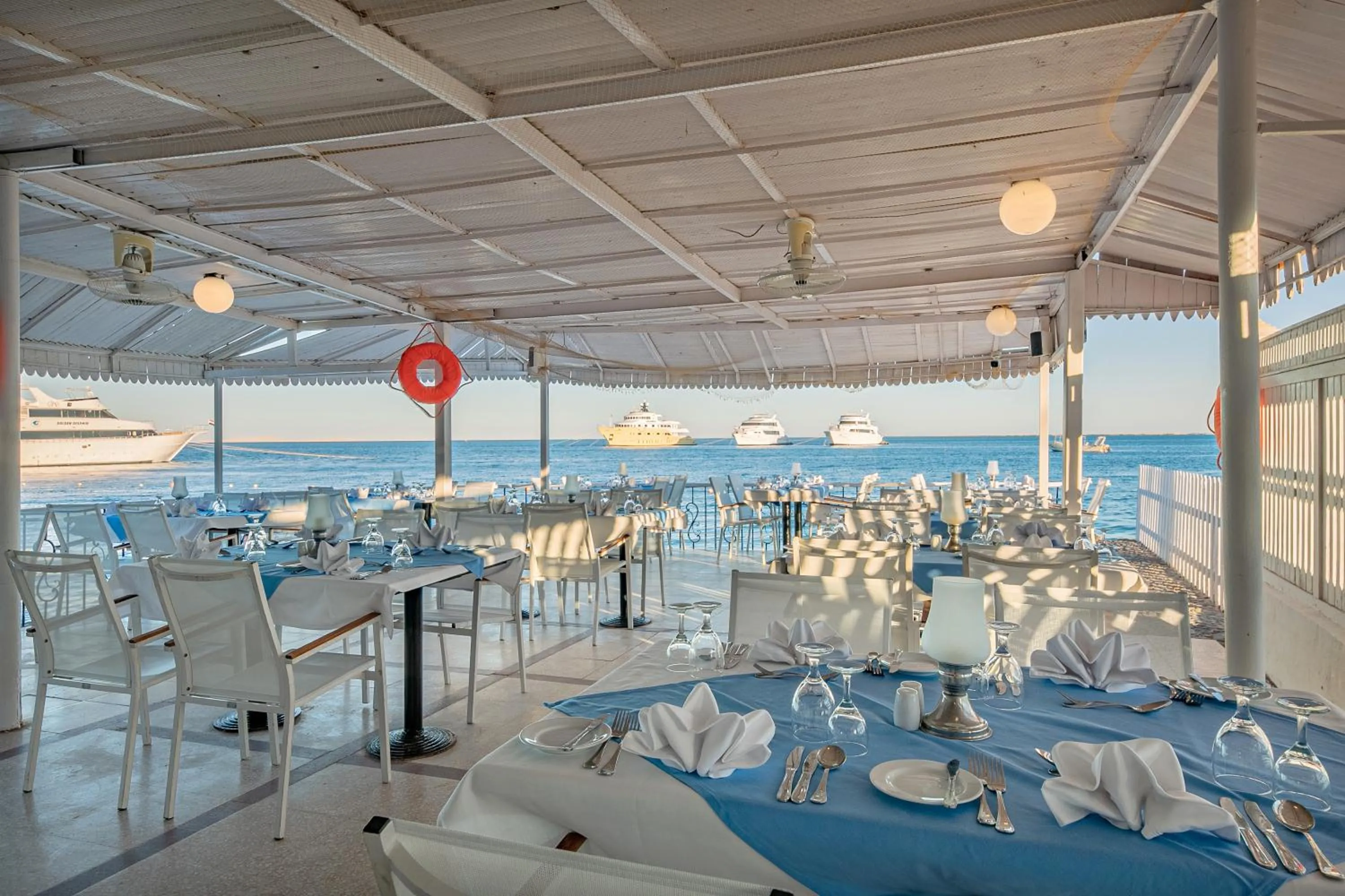 Restaurant/places to eat in Marlin Inn Azur Resort