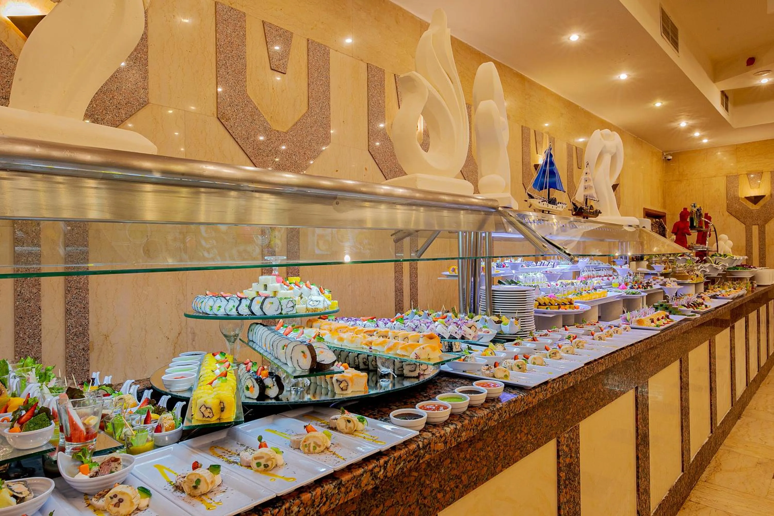 Food in Marlin Inn Azur Resort