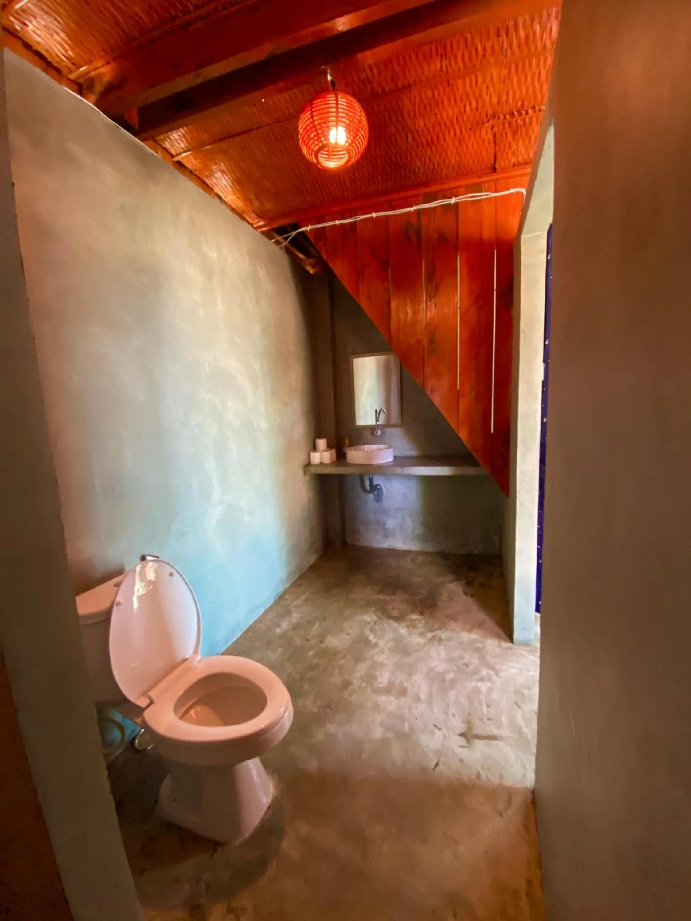 Shower in Robinson Bungalows