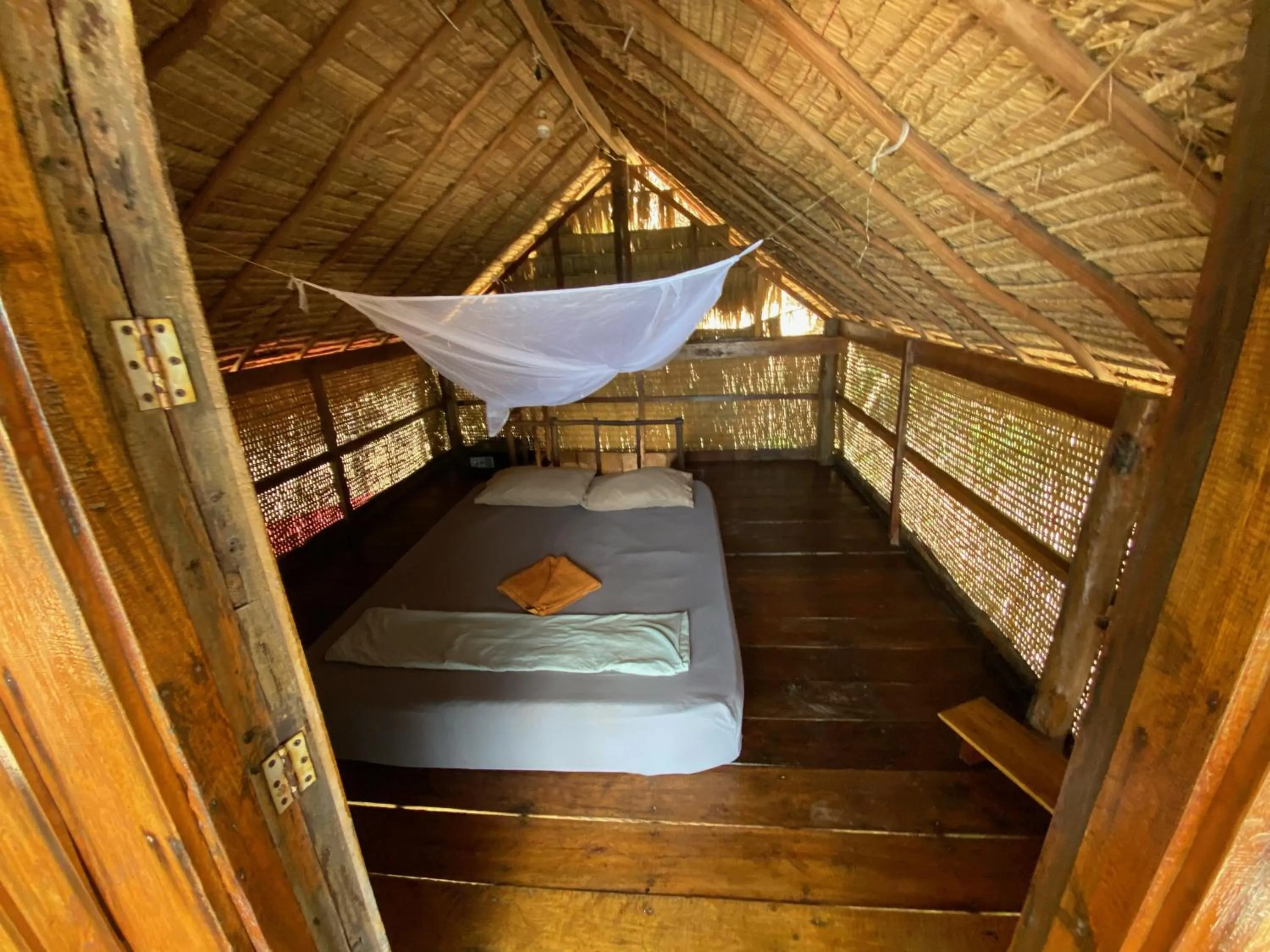 Property building, Bed in Robinson Bungalows