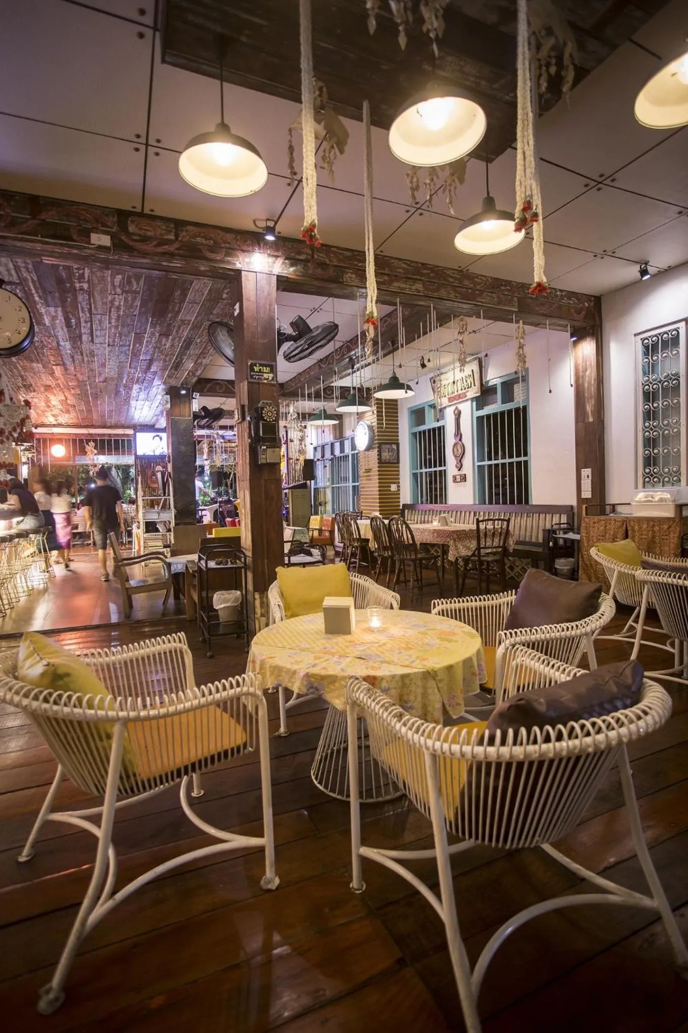 Restaurant/places to eat in Tamajun Hotel