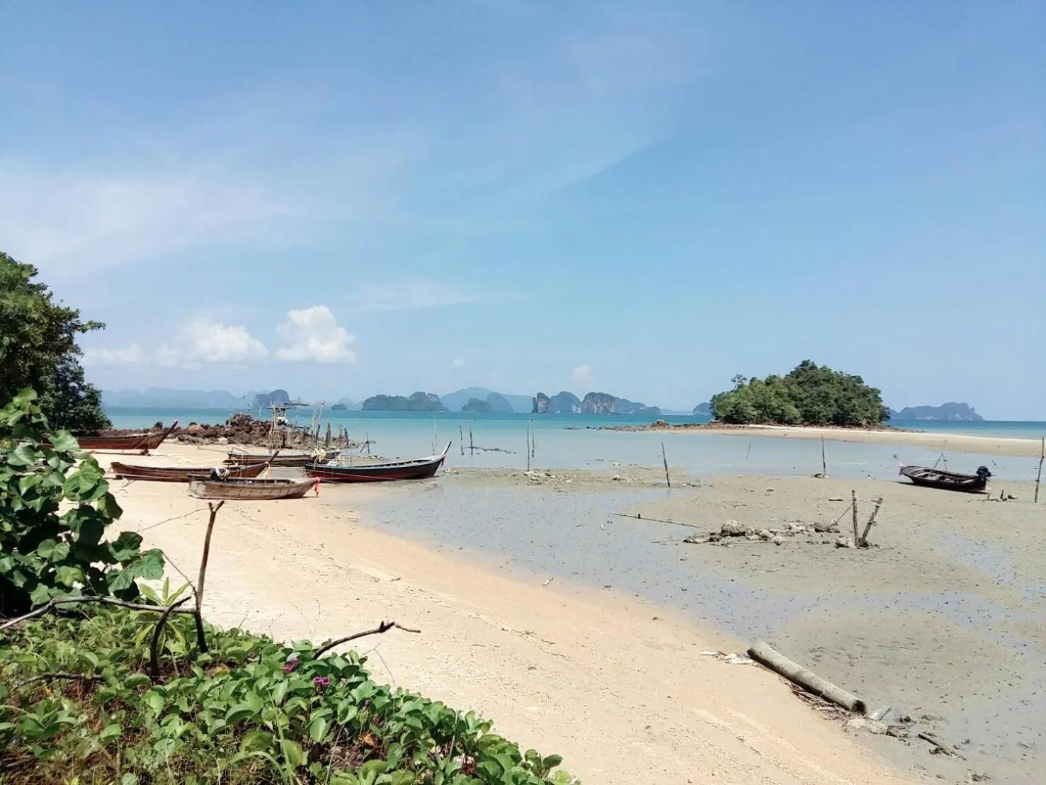 Beach in Suntisook Resort