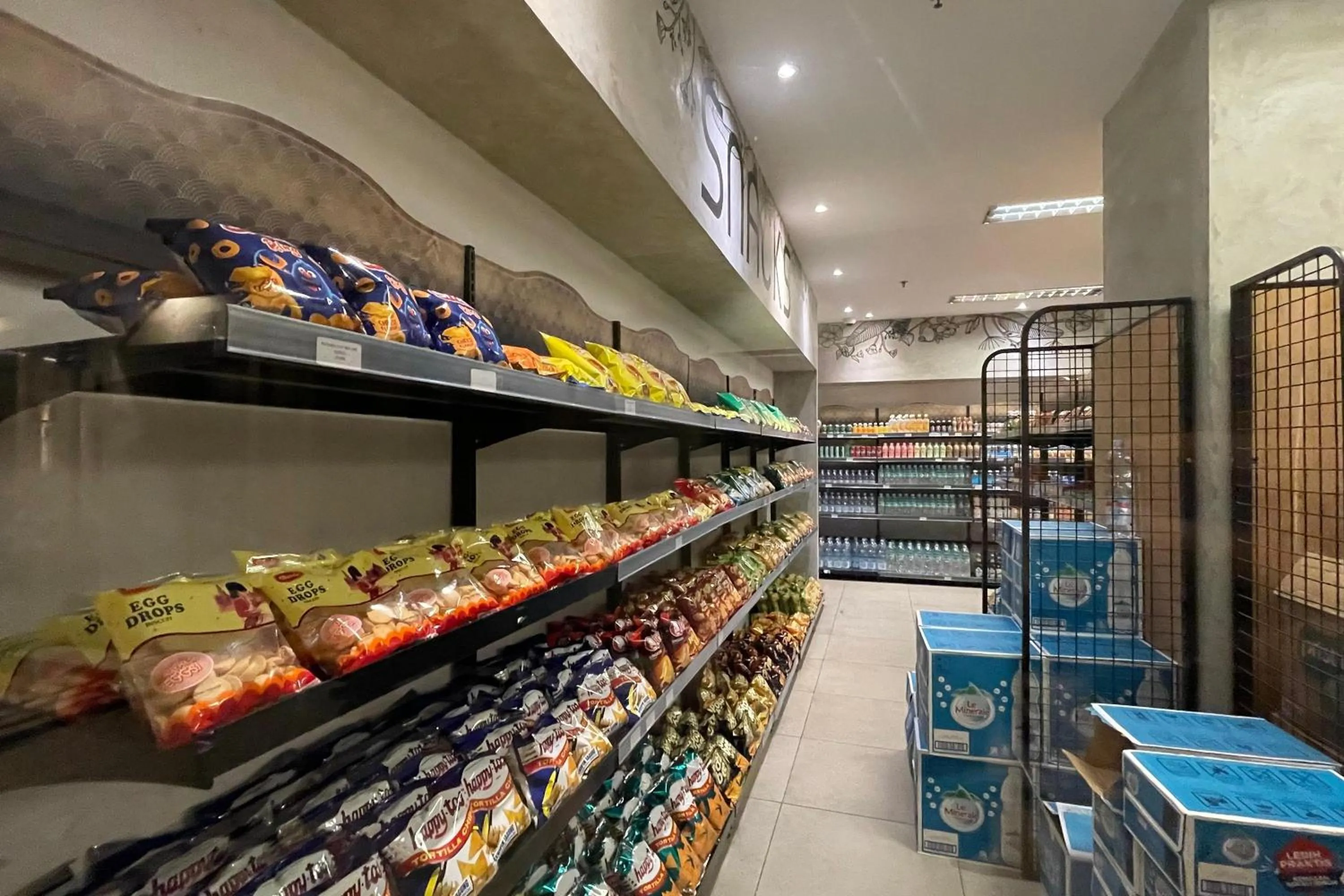 Area and facilities in eL ROYALE by Farizi Rooms