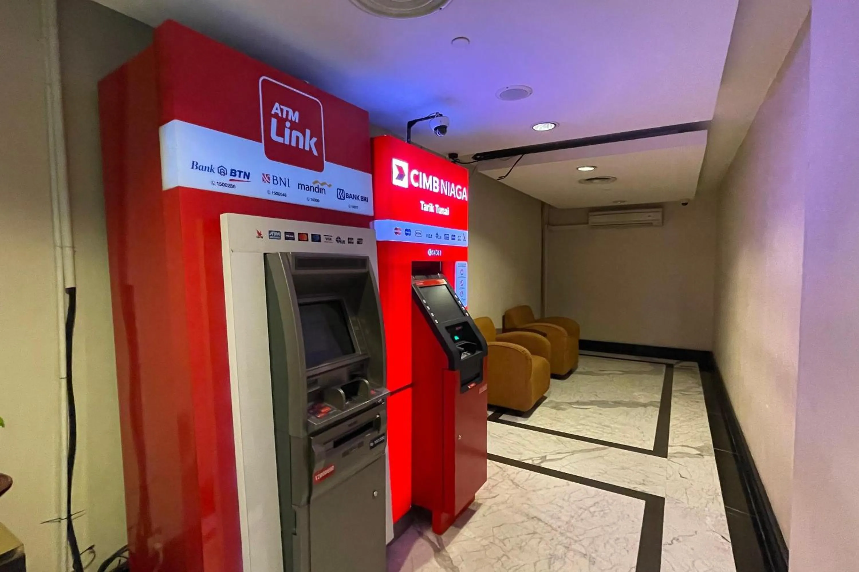 ATM in eL ROYALE by Farizi Rooms